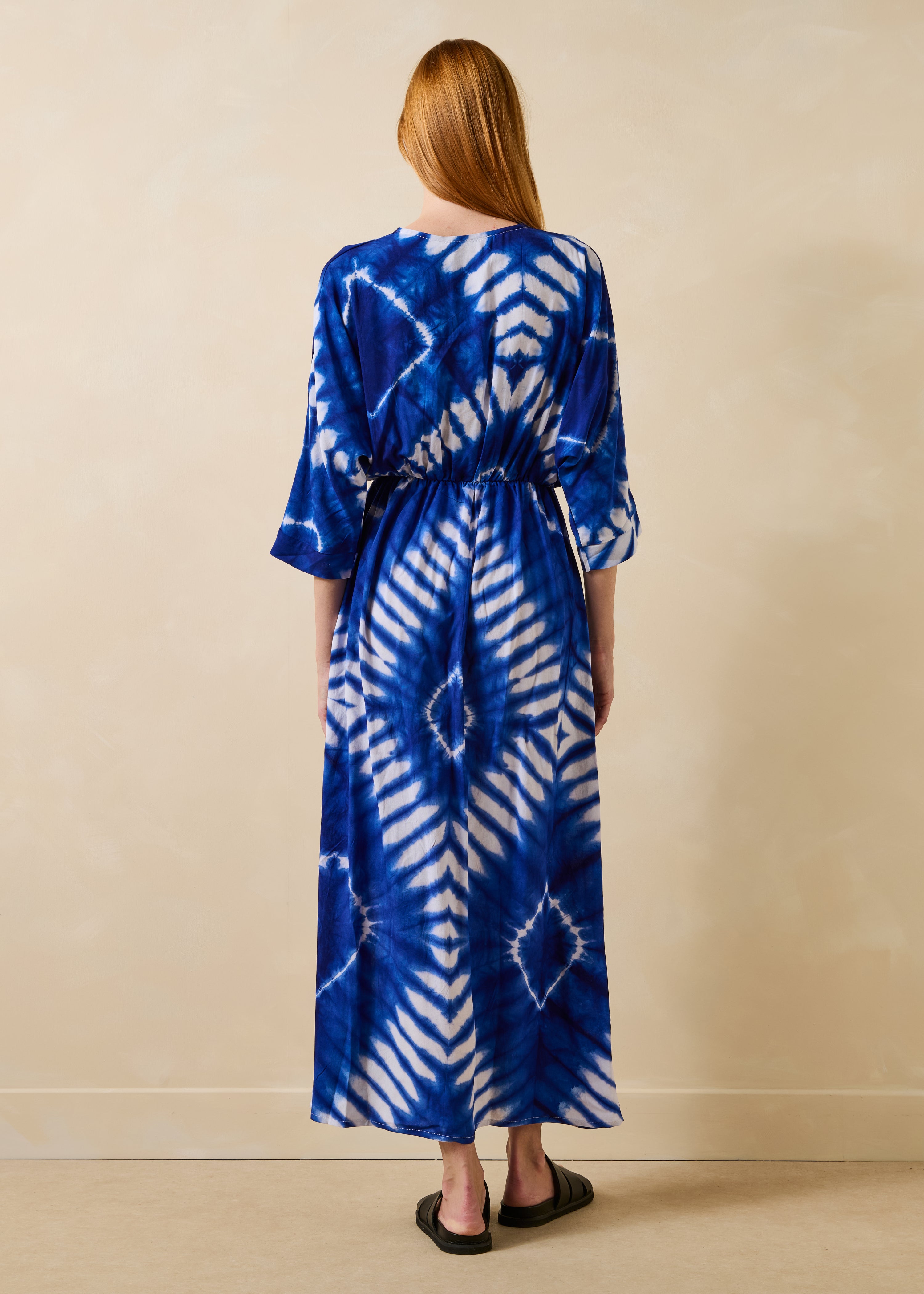 Blue long dress with 3/4 sleeves and print