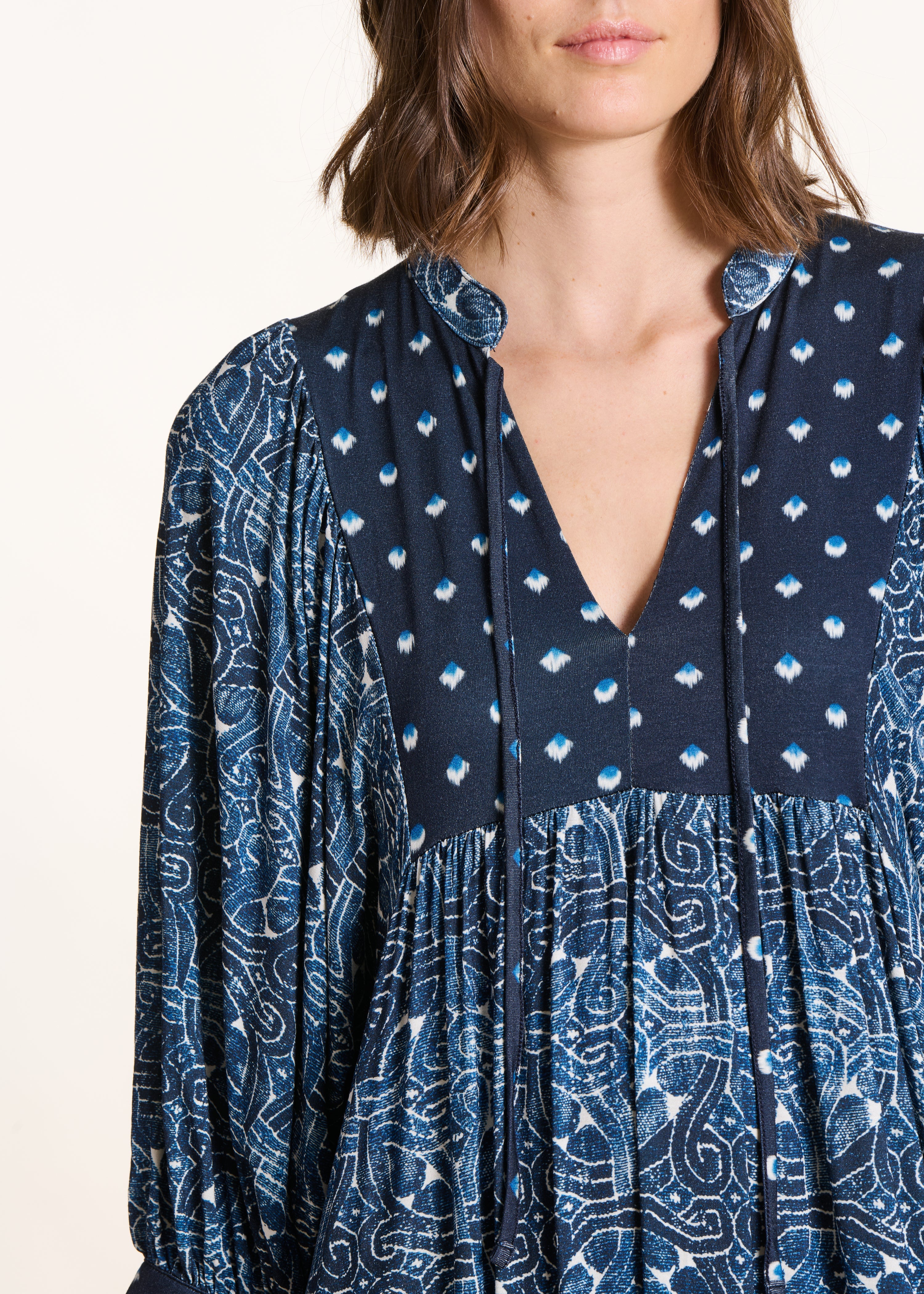 Abito lungo blu in jersey patchwork stampato