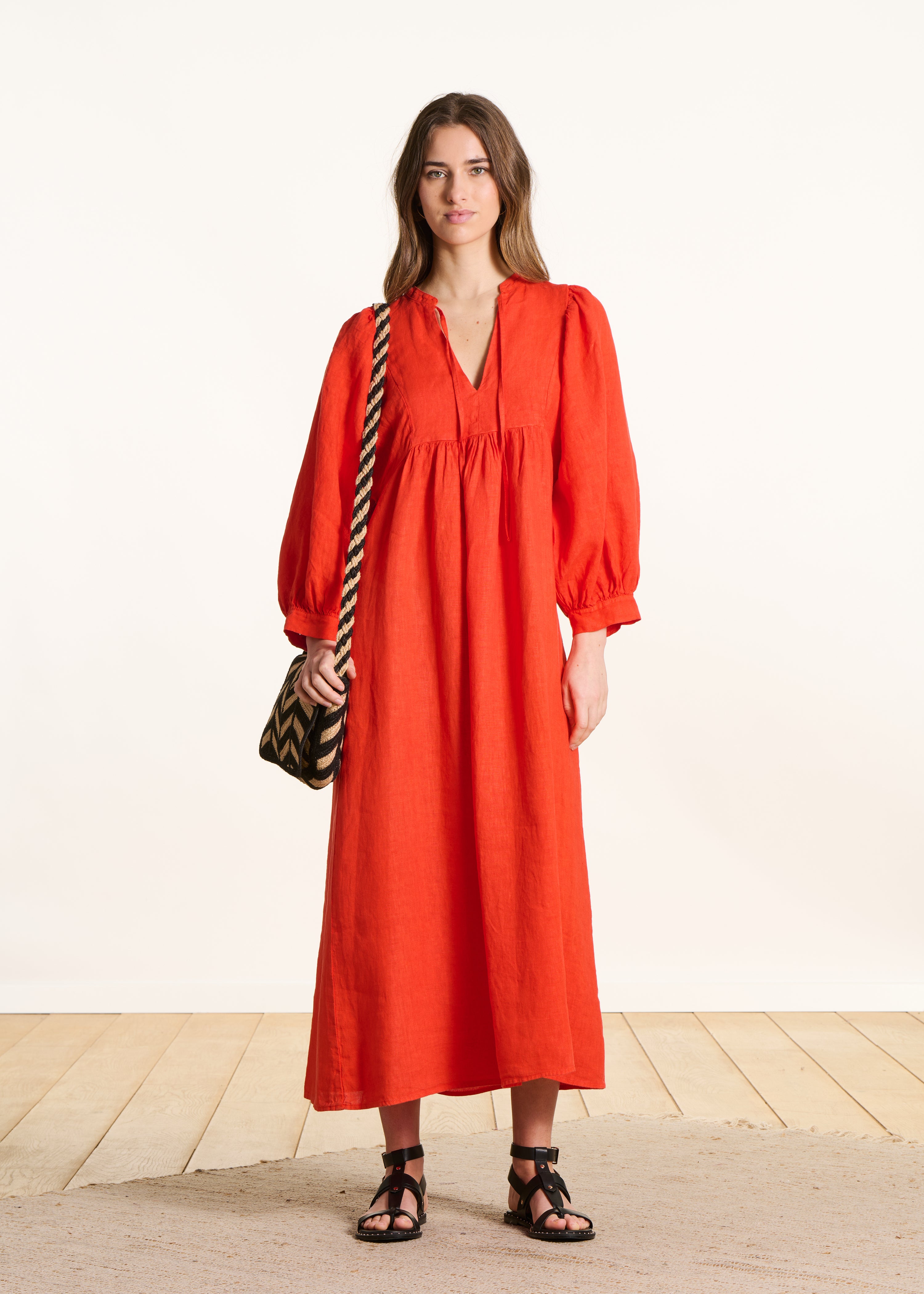 Robe longue orange en lin à manches longues
