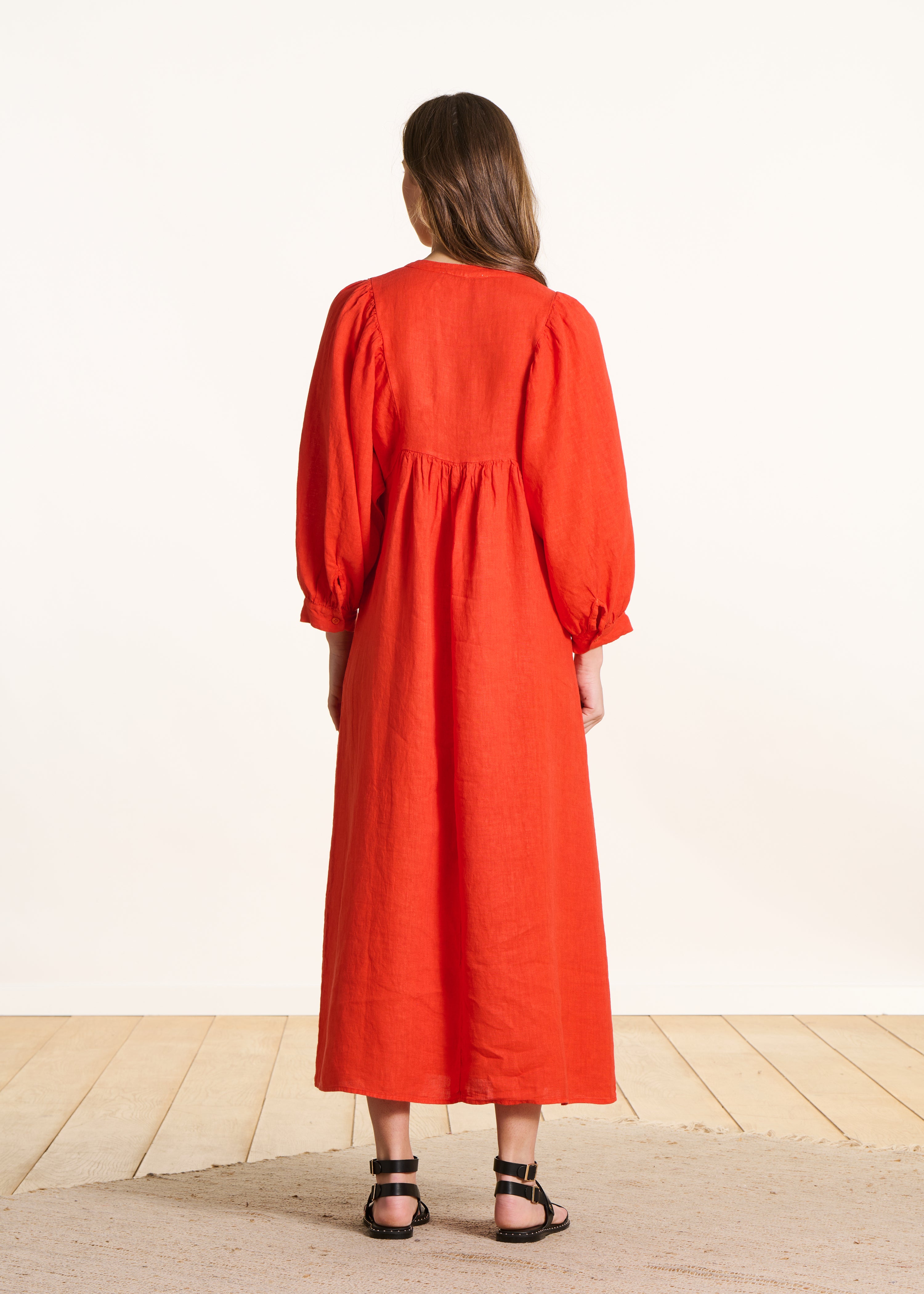 Robe longue orange en lin à manches longues