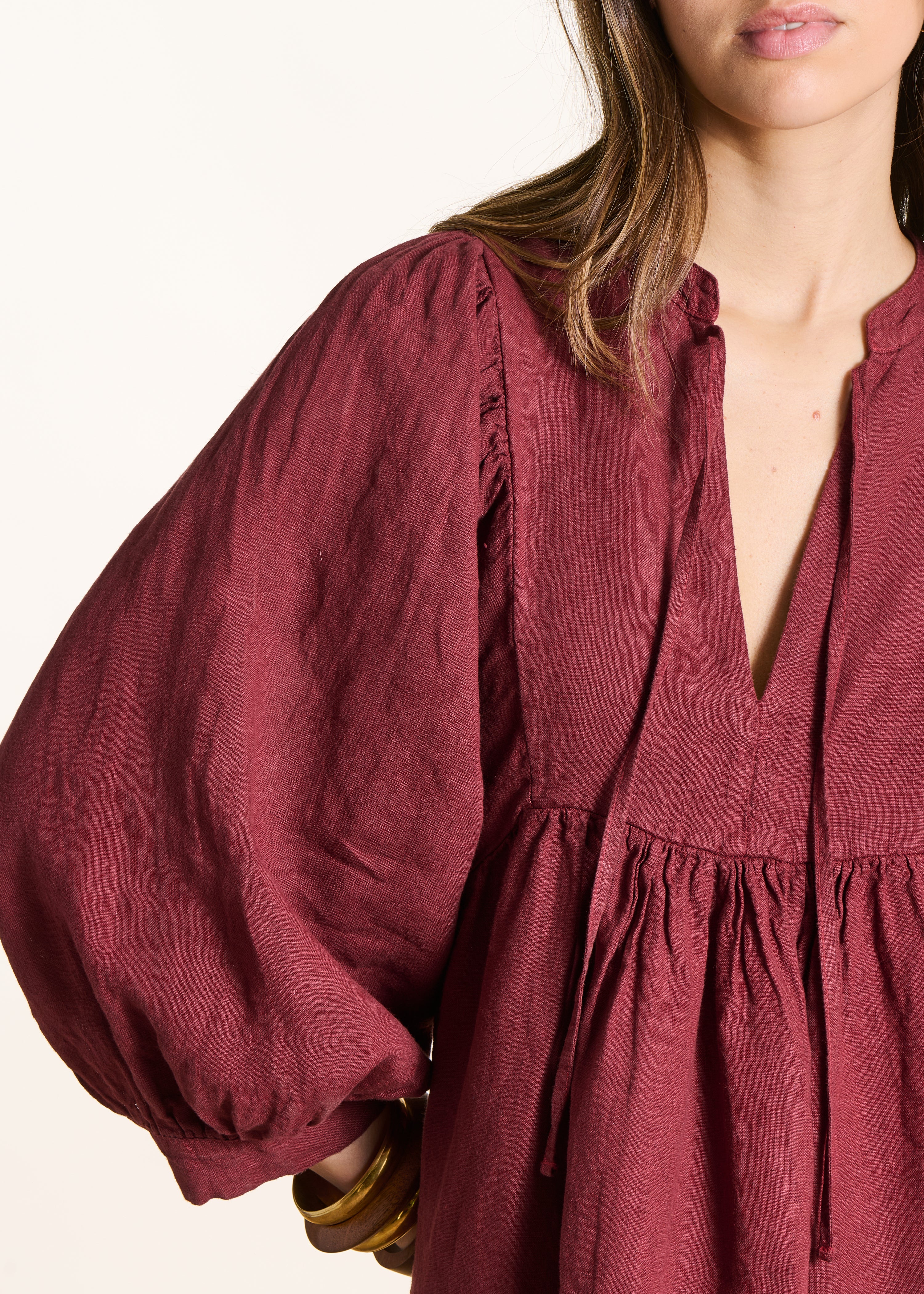 Robe longue bordeaux en lin à manches longues