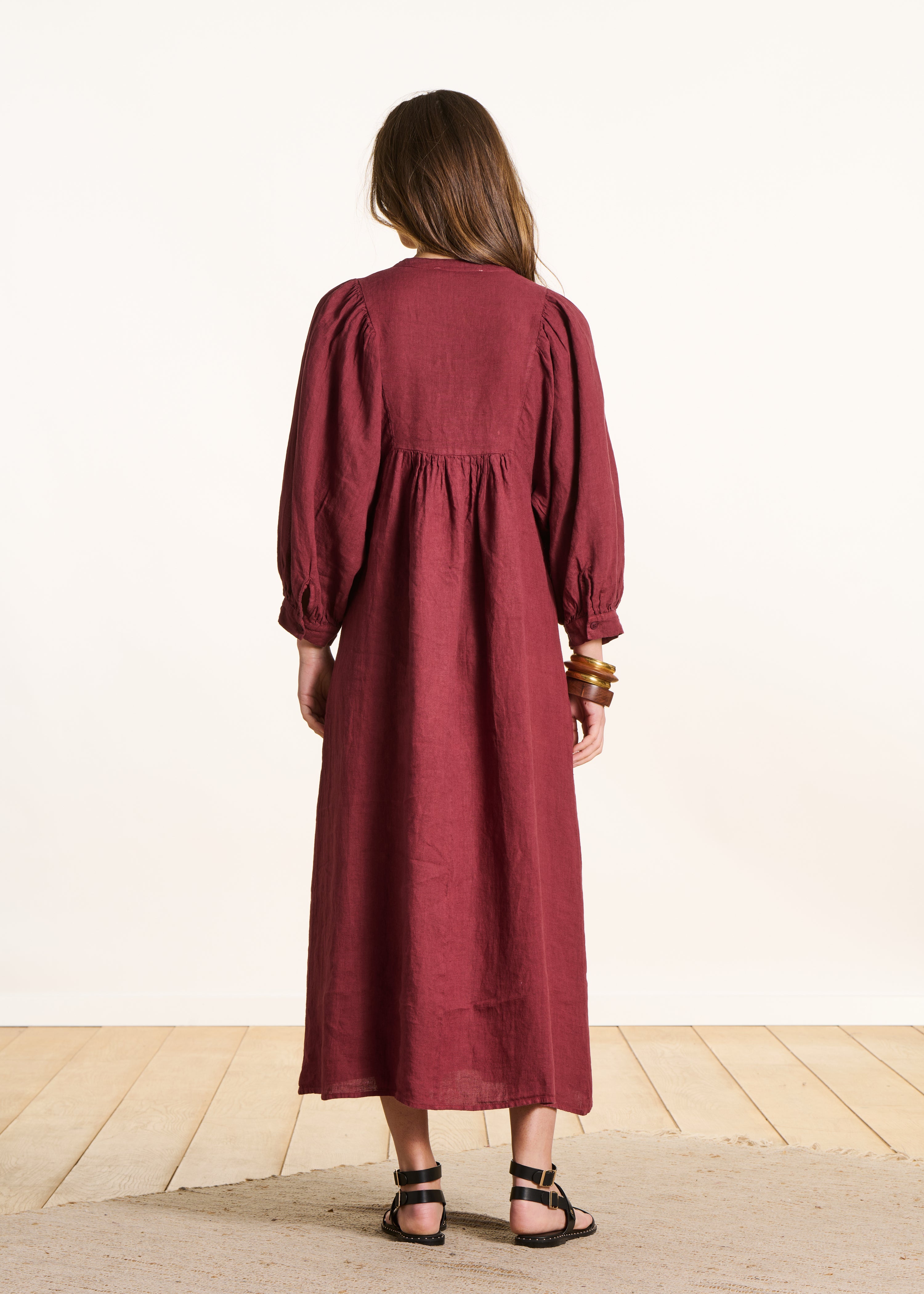 Robe longue bordeaux en lin à manches longues