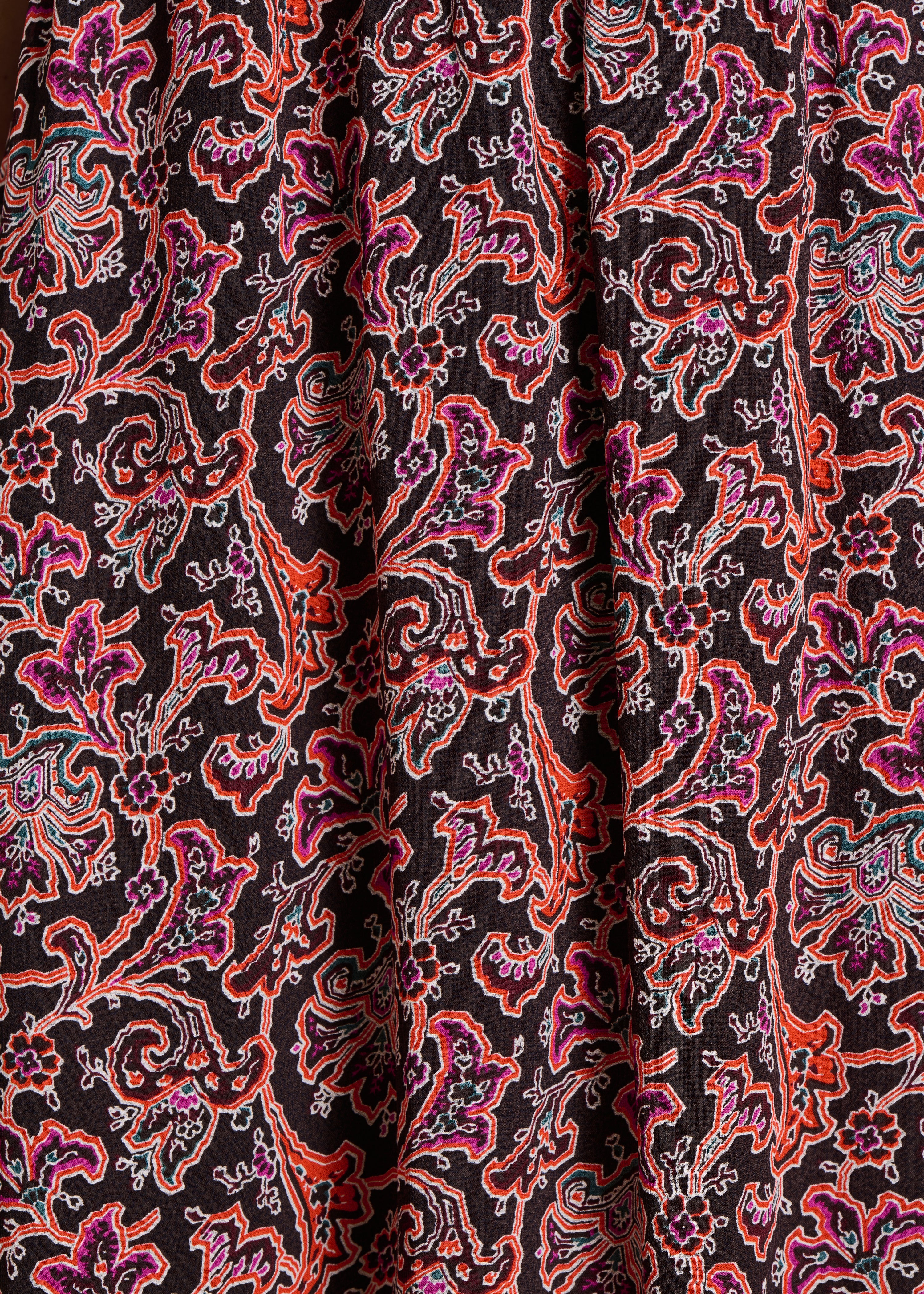 Robe courte droite noire à imprimé floral