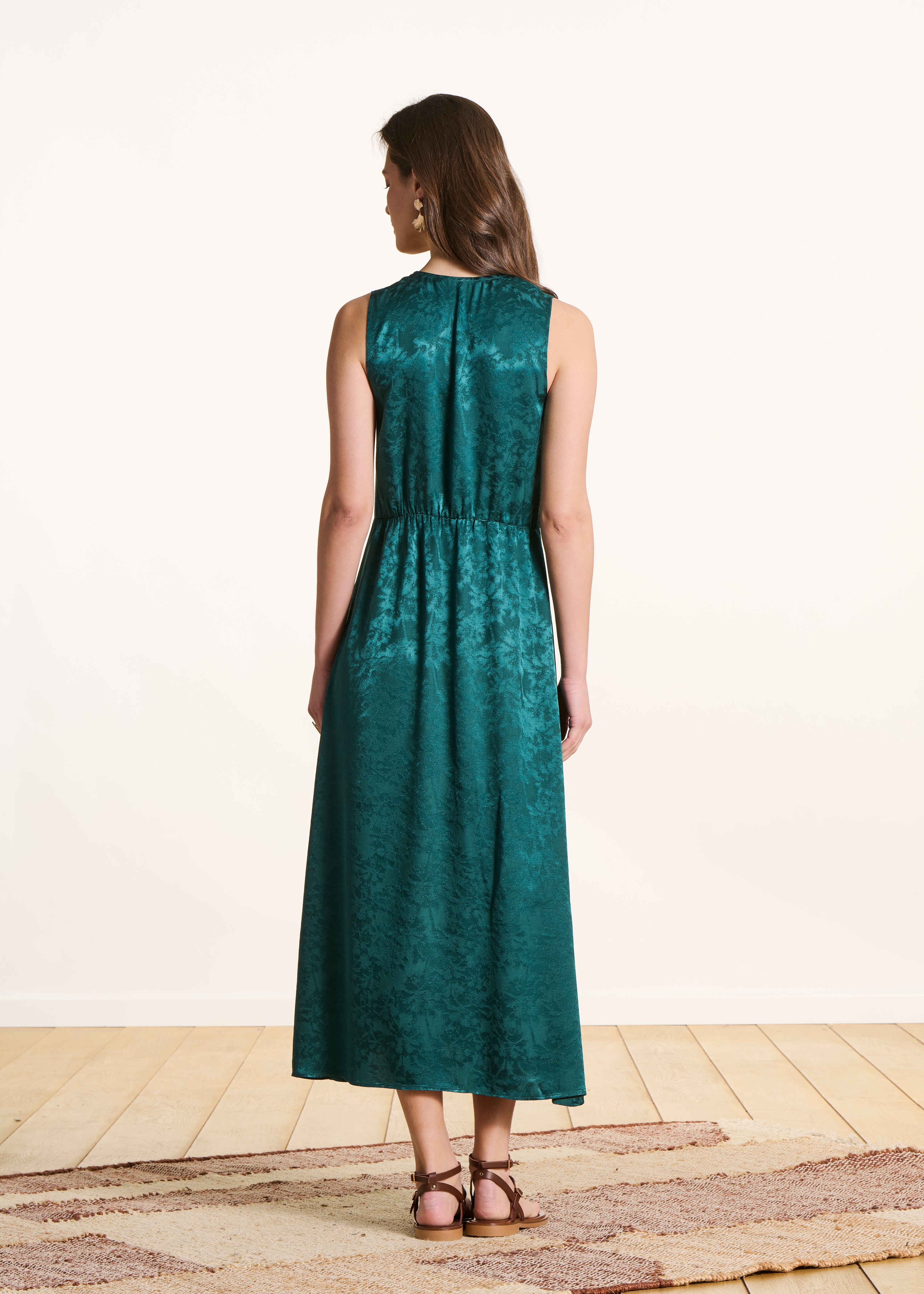 Fließendes langes Kleid in Petrolgrün aus Jacquard