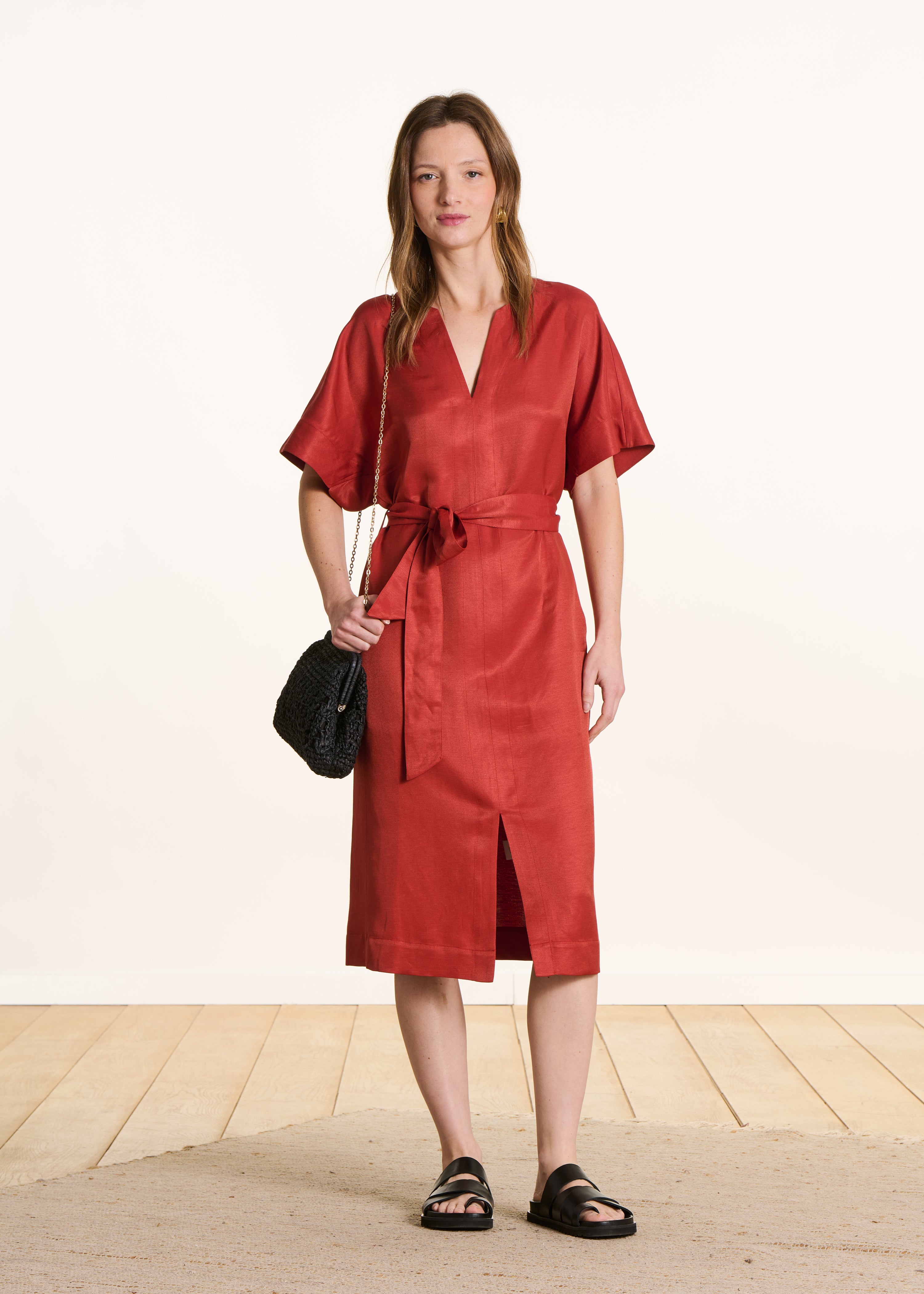 Loose mid-length dress in mixed linen brick