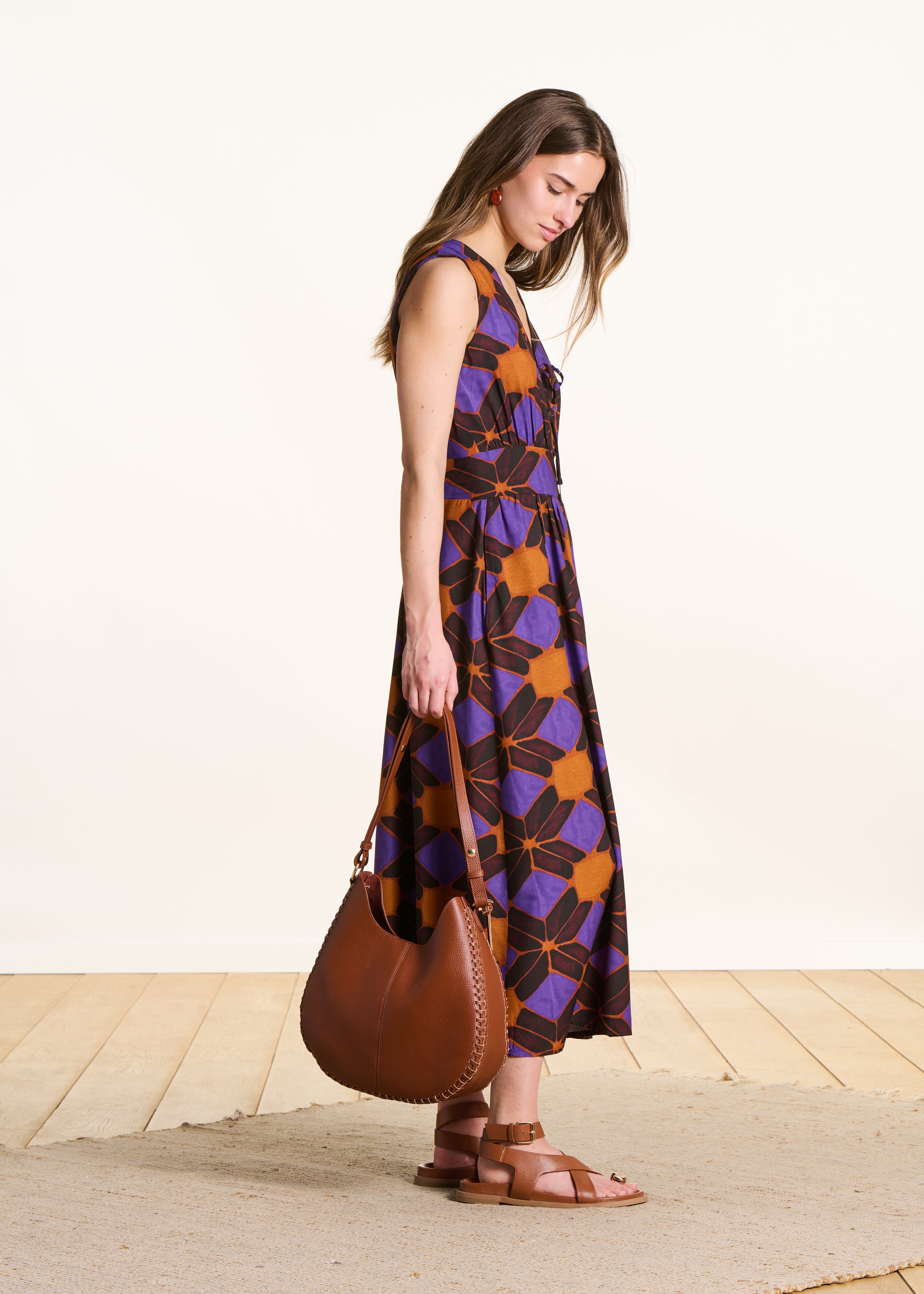 Abito lungo con stampa arancione e viola