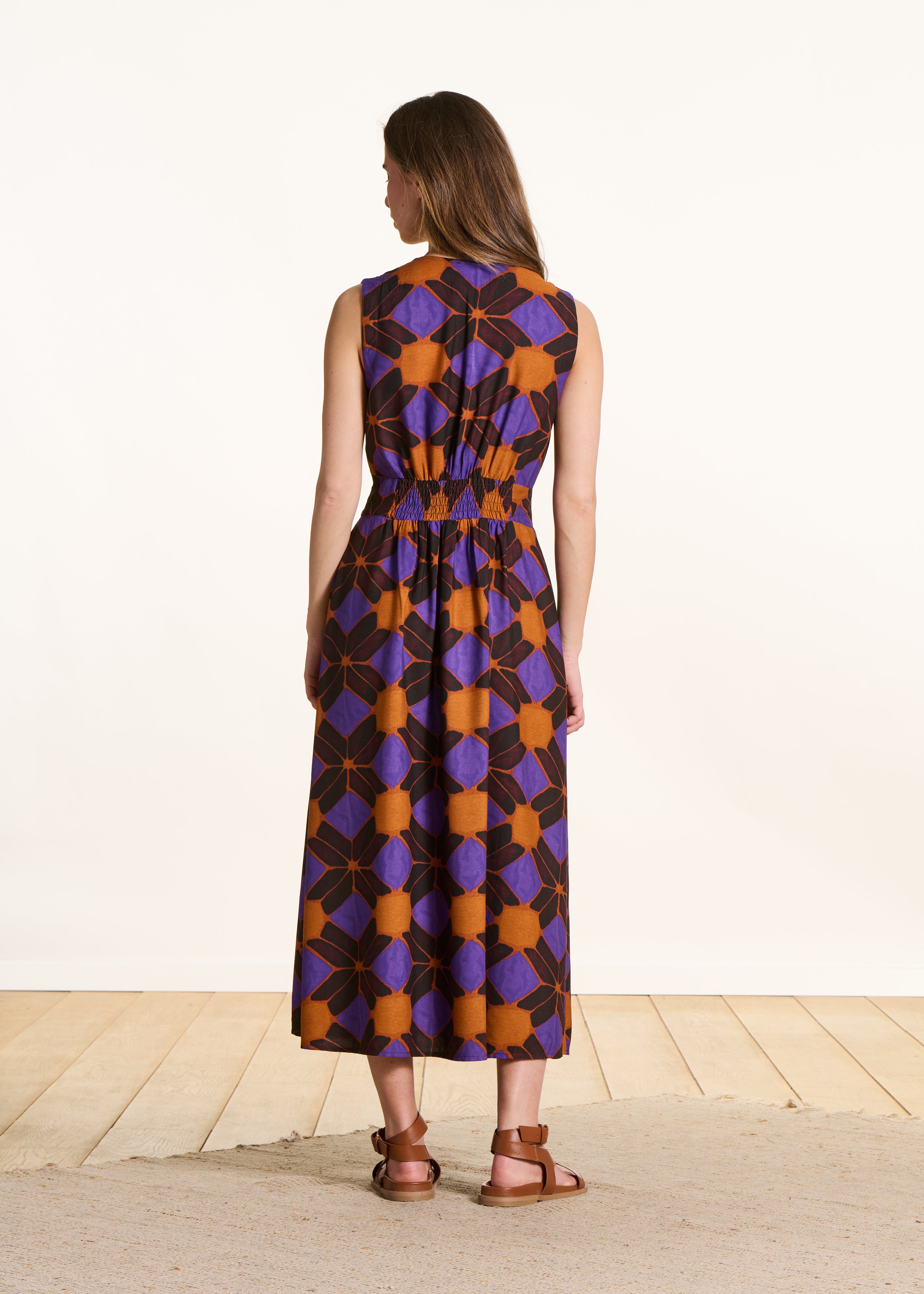 Abito lungo con stampa arancione e viola