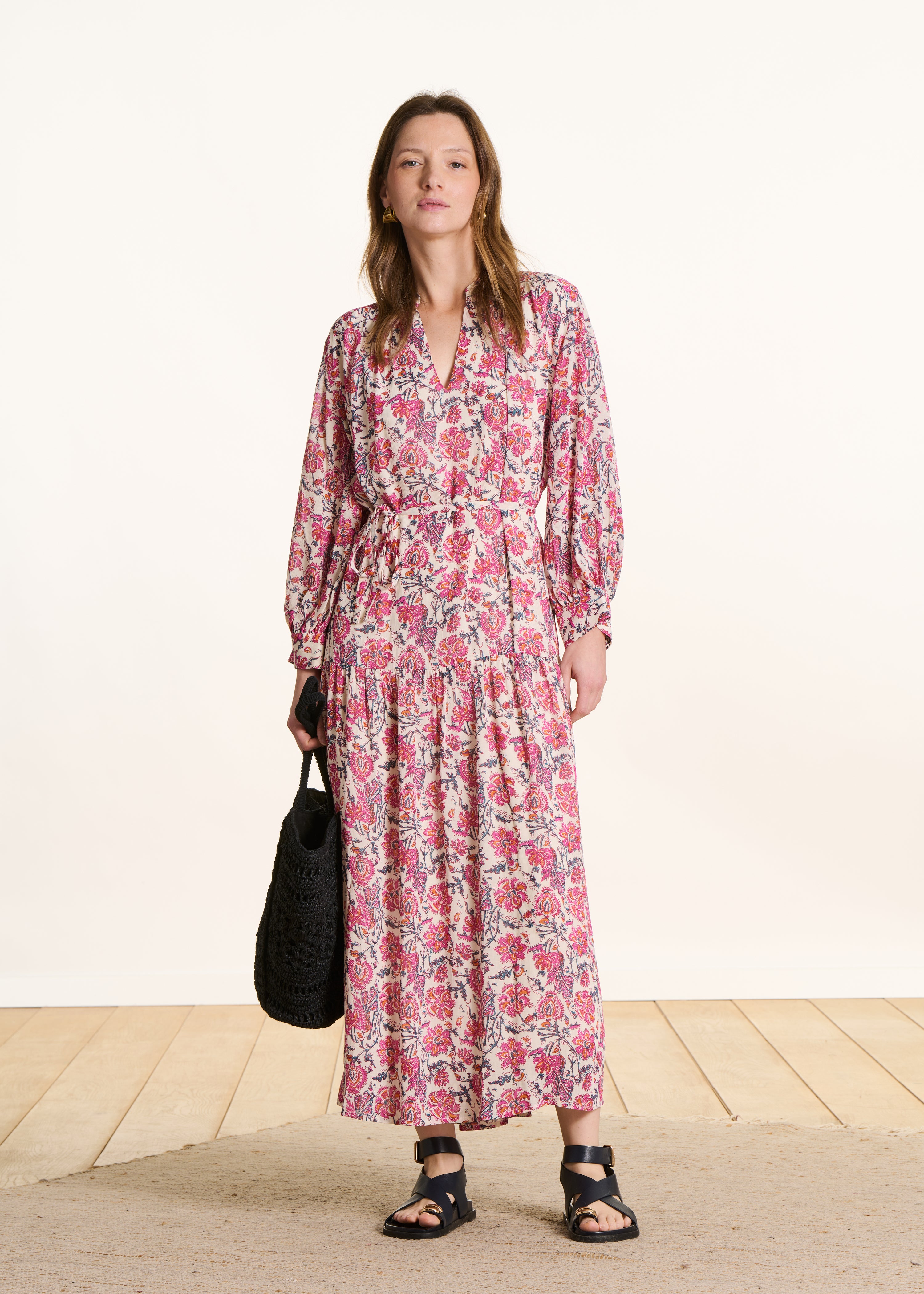 Oversized long pink dress with floral print