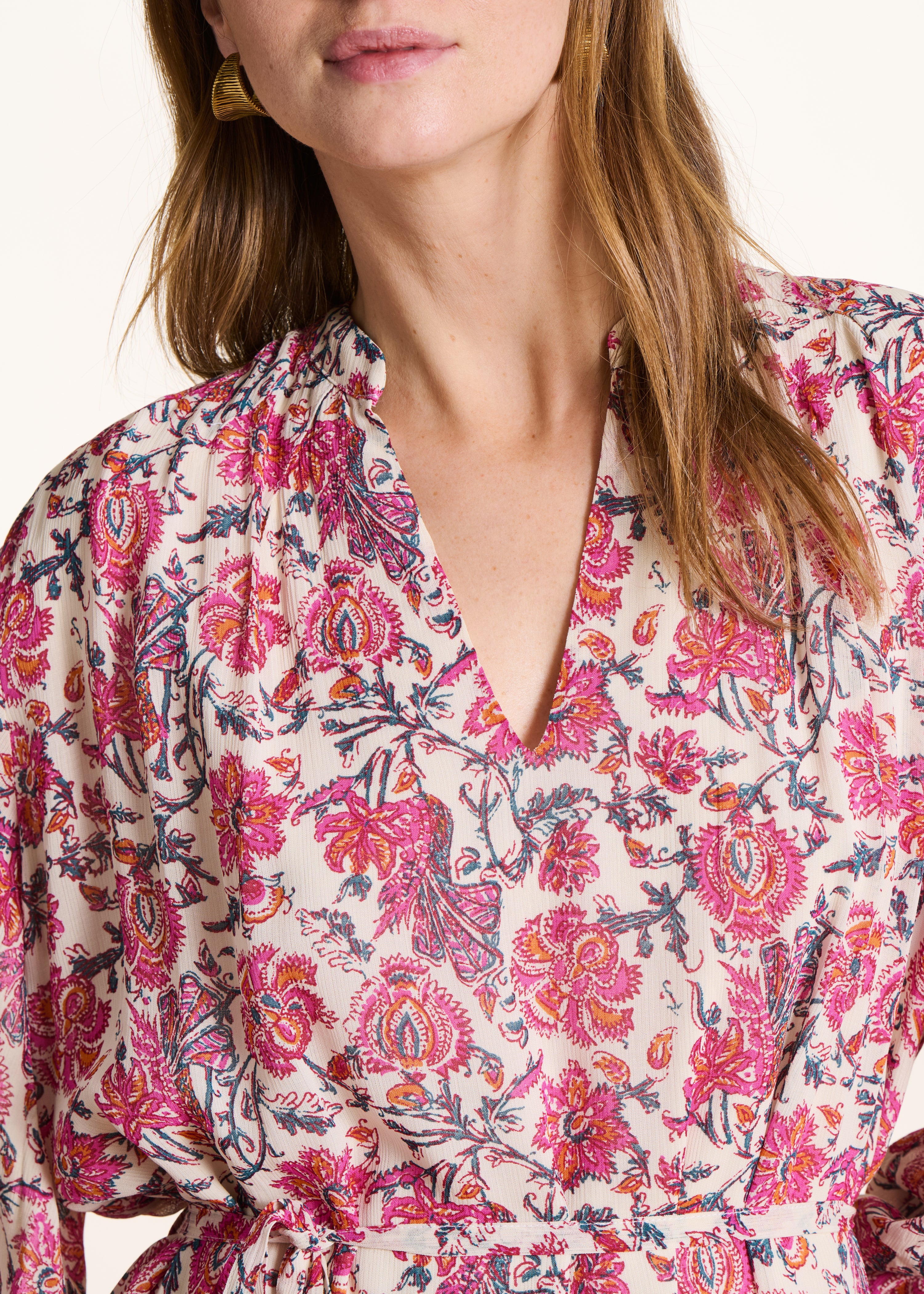 Oversized long pink dress with floral print