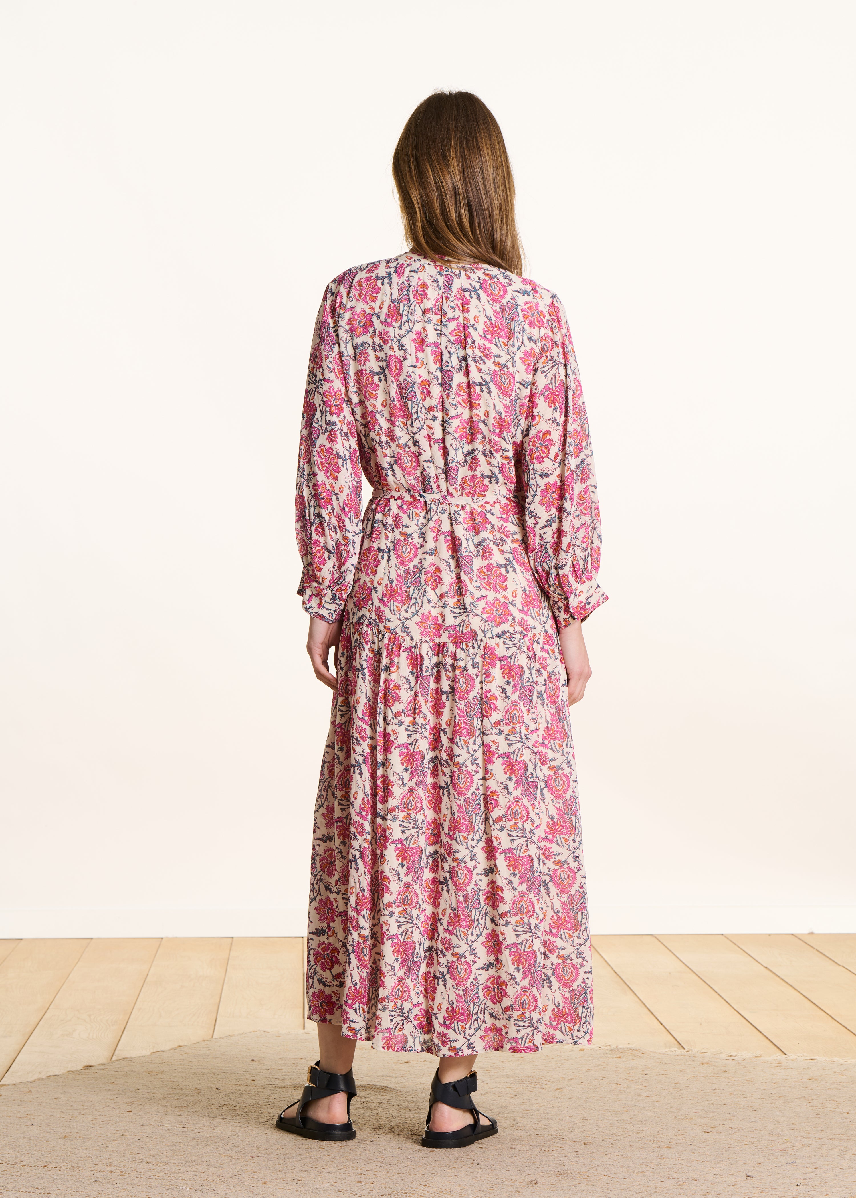Oversized long pink dress with floral print