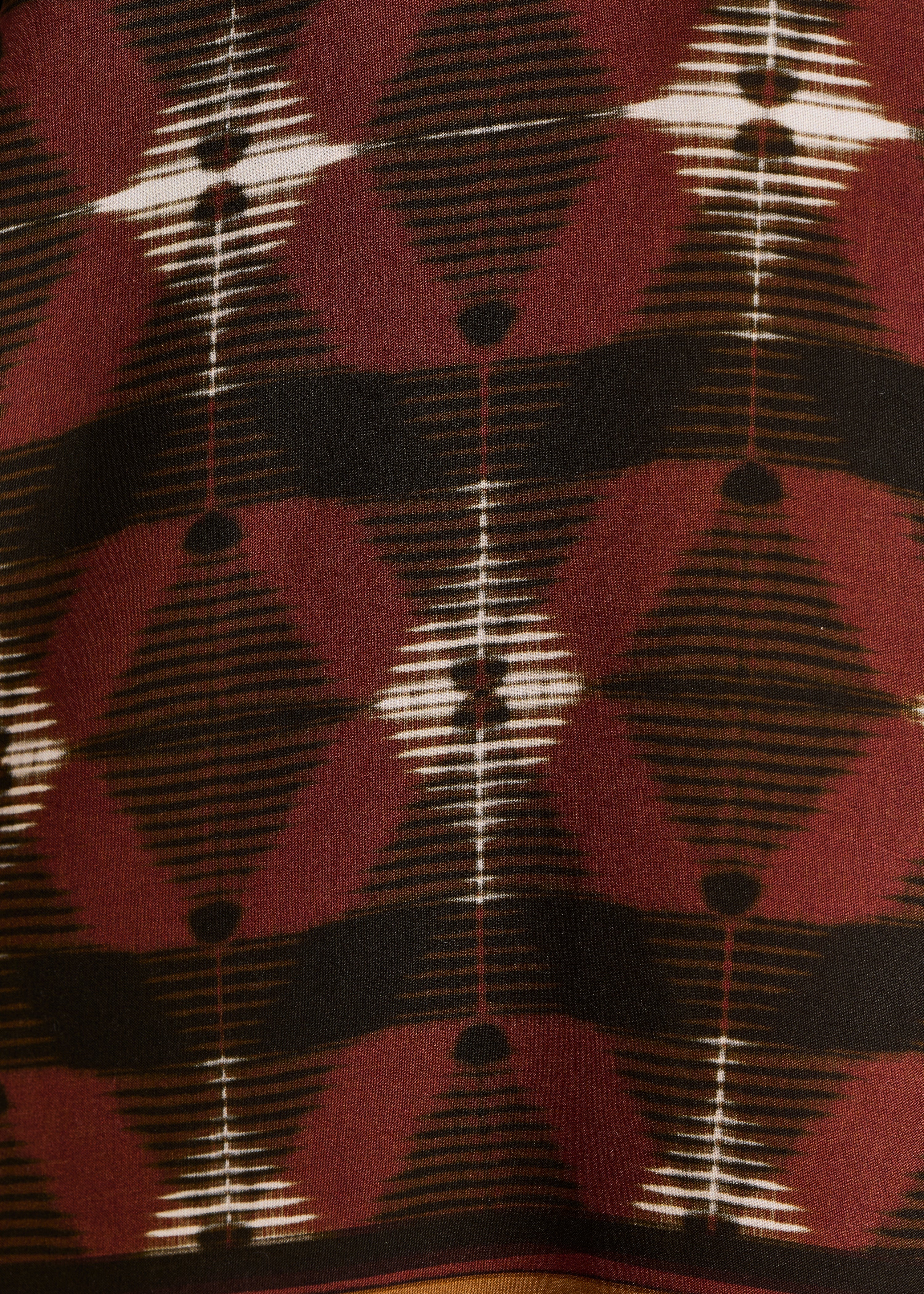 Robe courte marron à imprimé manches 3/4