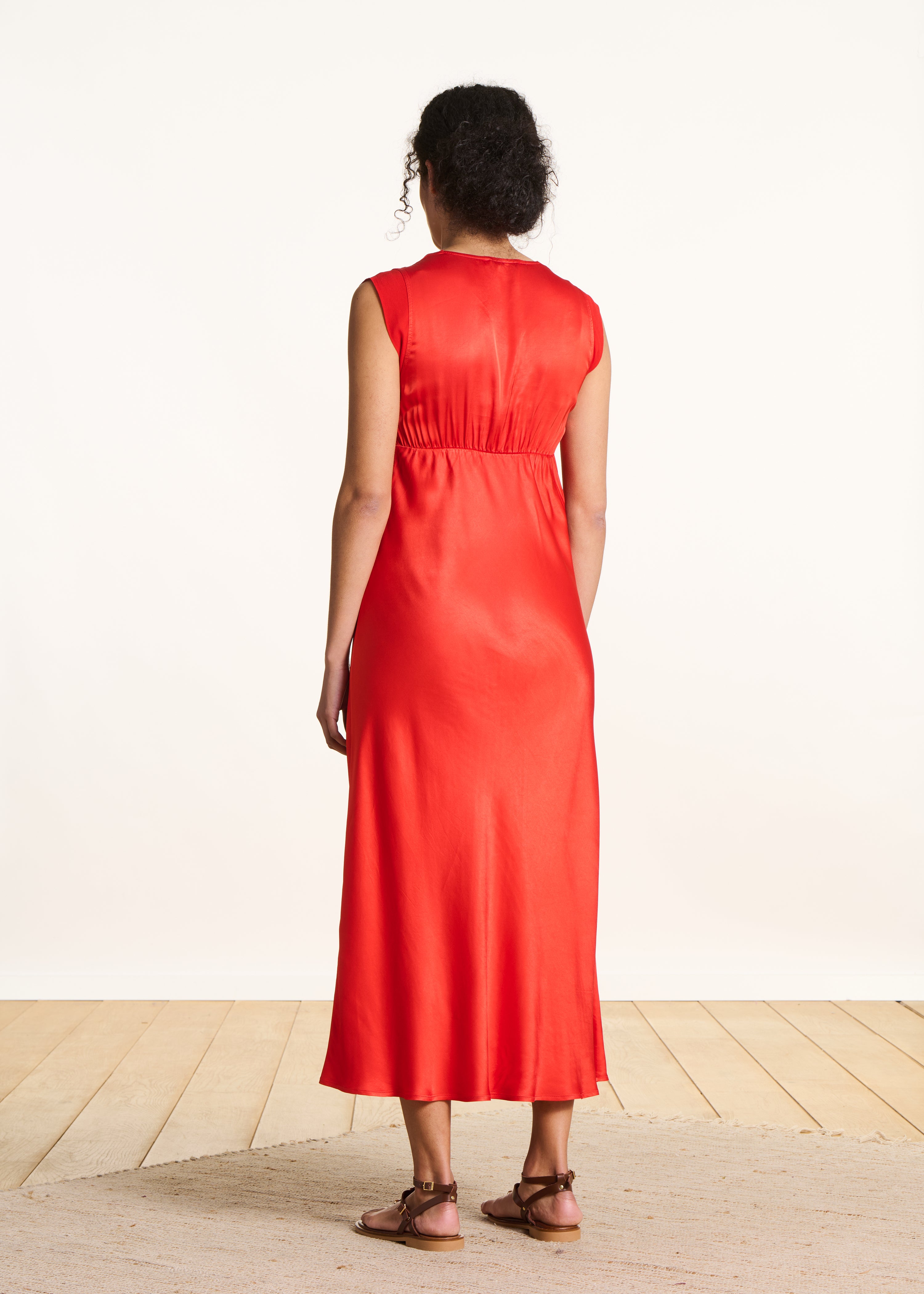 Robe longue fluide habillée orange sans manches