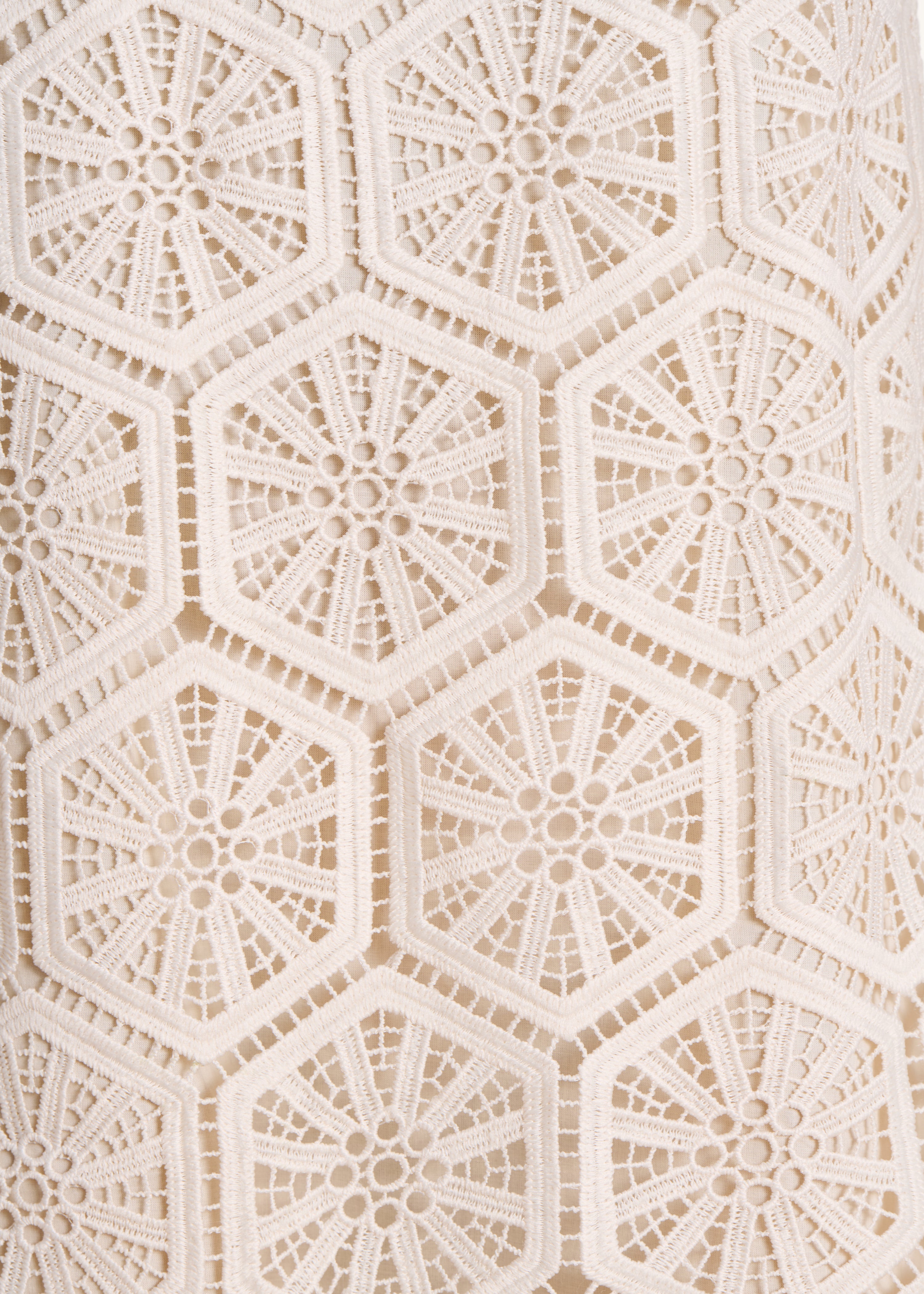 Sleeveless short dress in off-white lace