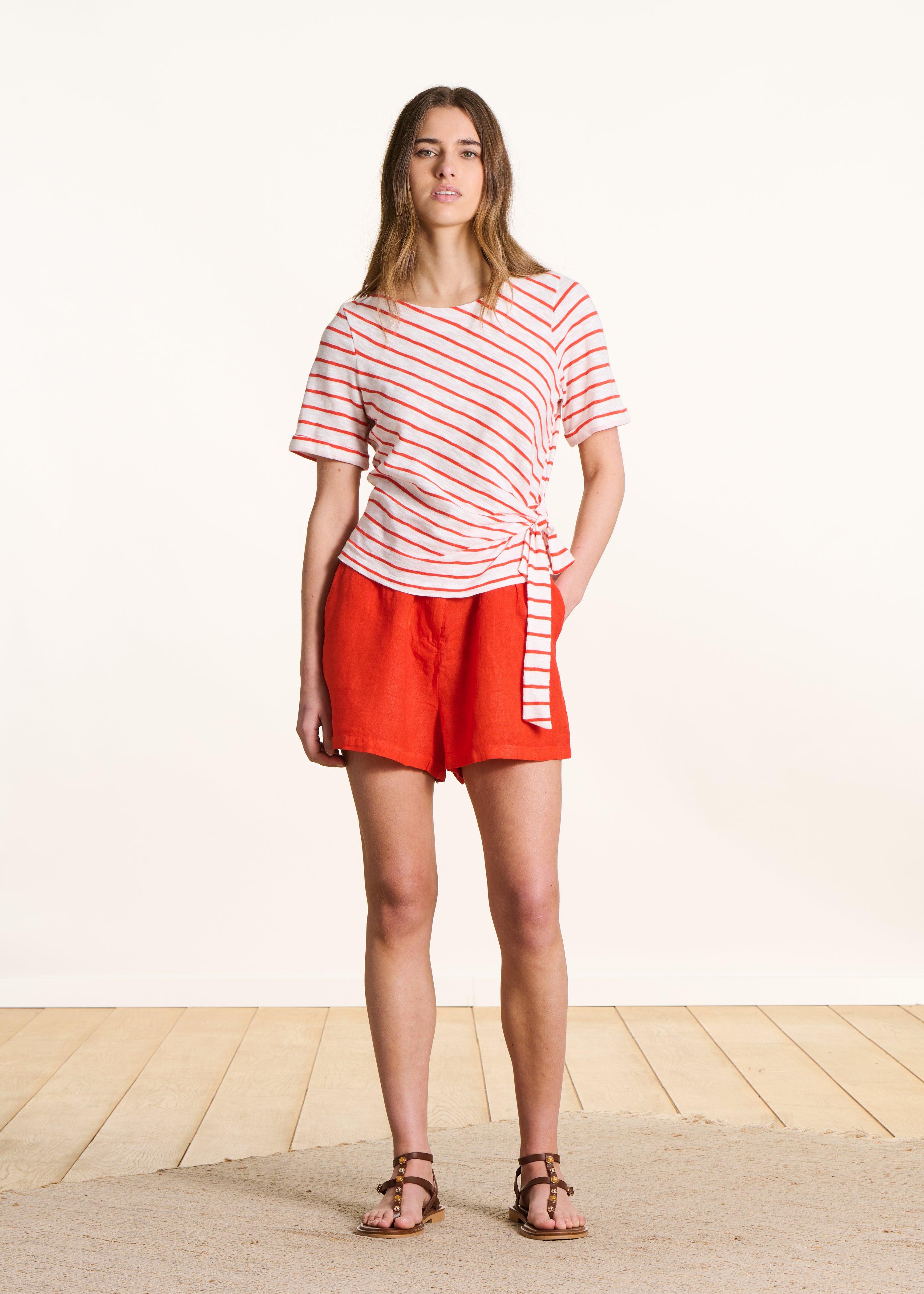 Kurze weite Leinenhose in Orange