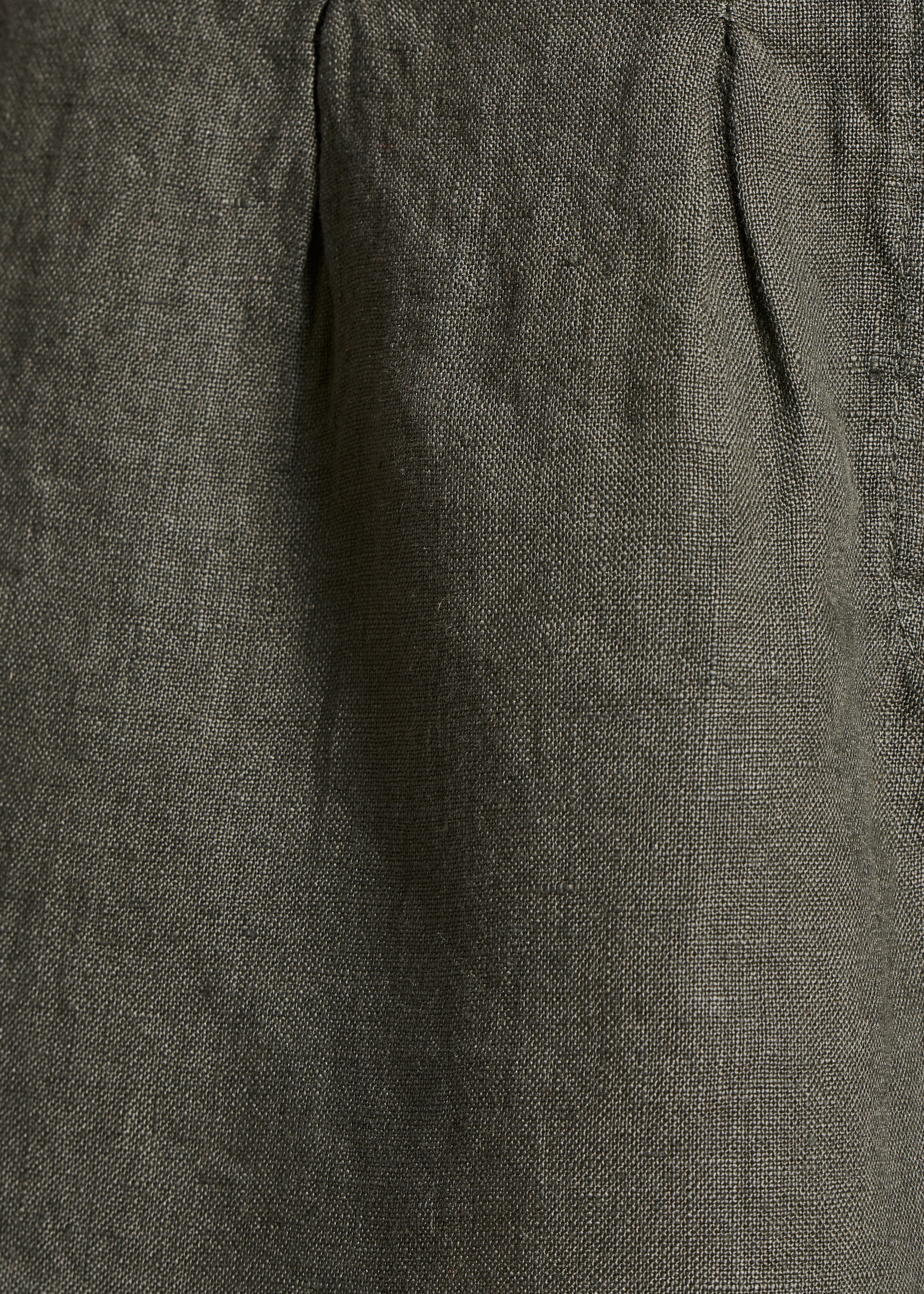 Short wide linen shorts in khaki