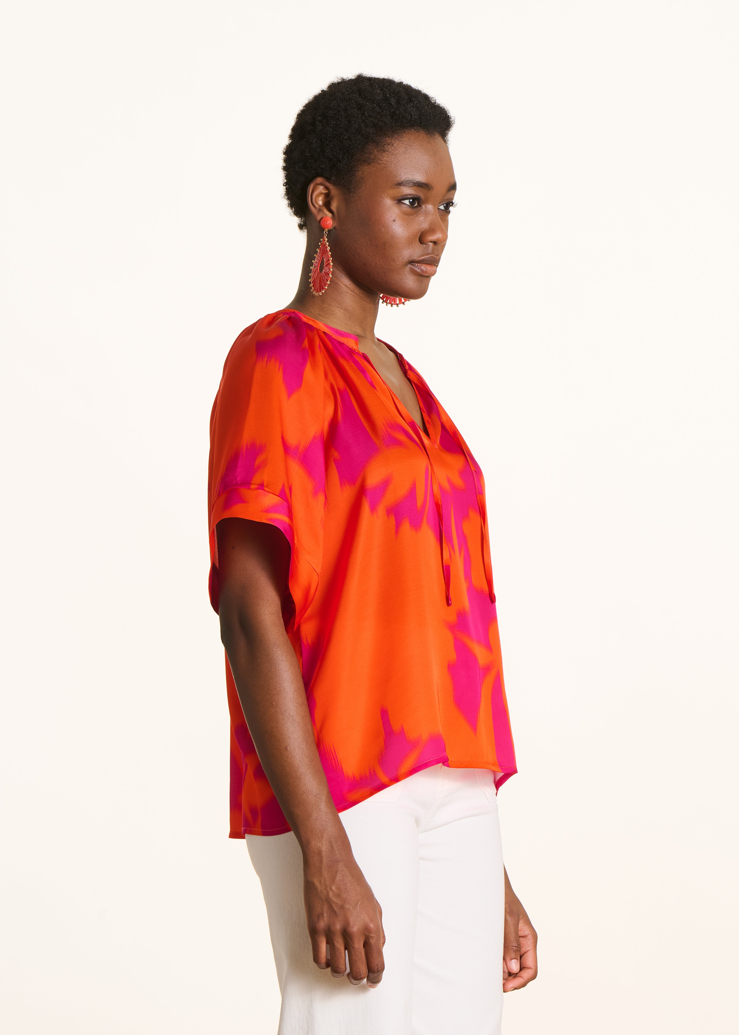 Top ample en satin à imprimé floral rose et orange