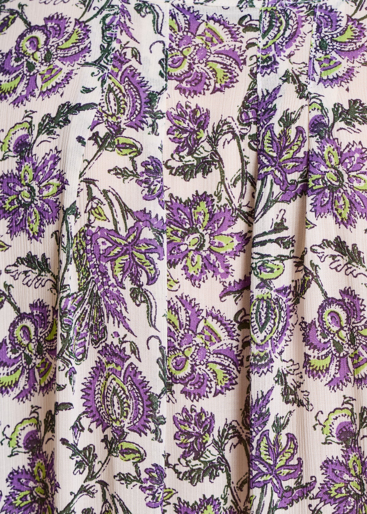 Weites violettes Top mit floralem Print und langen Ärmeln