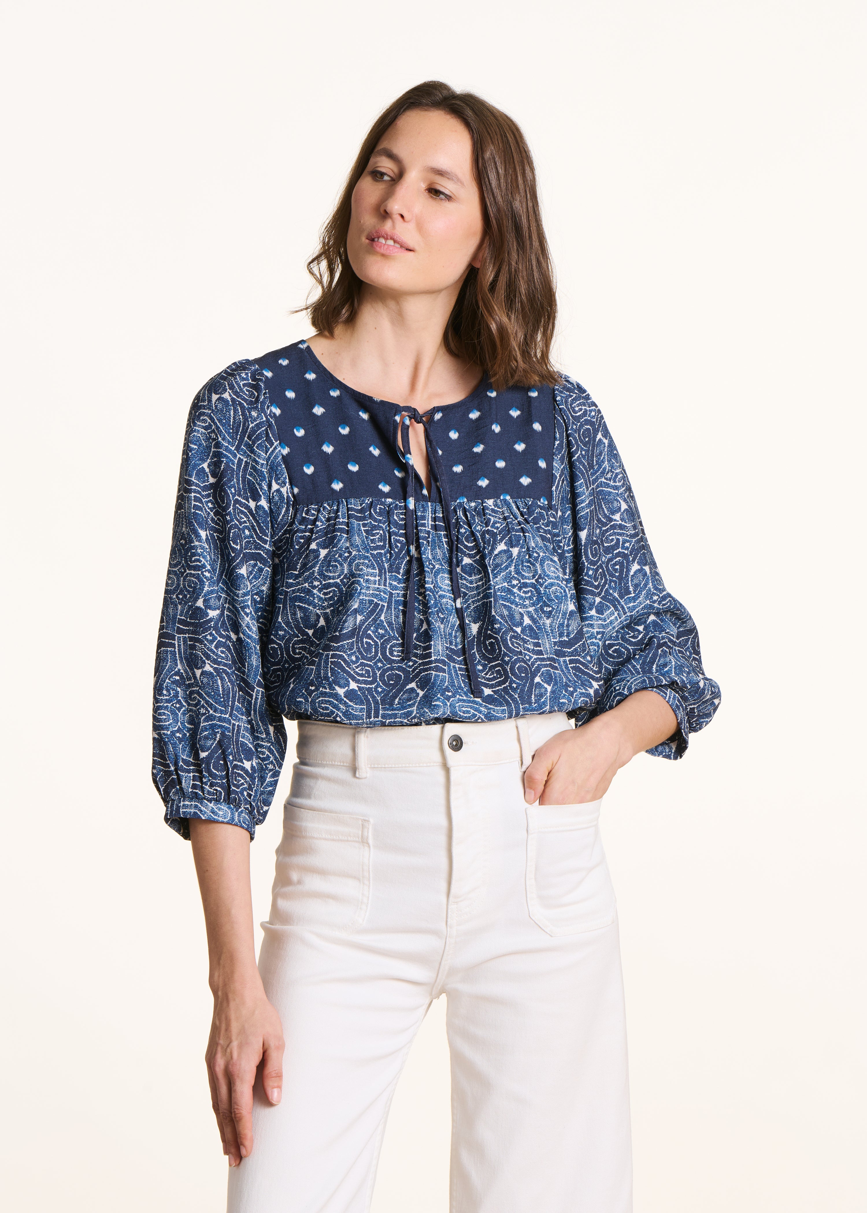 Top bleu à imprimé patchwork imprimés manches 3/4