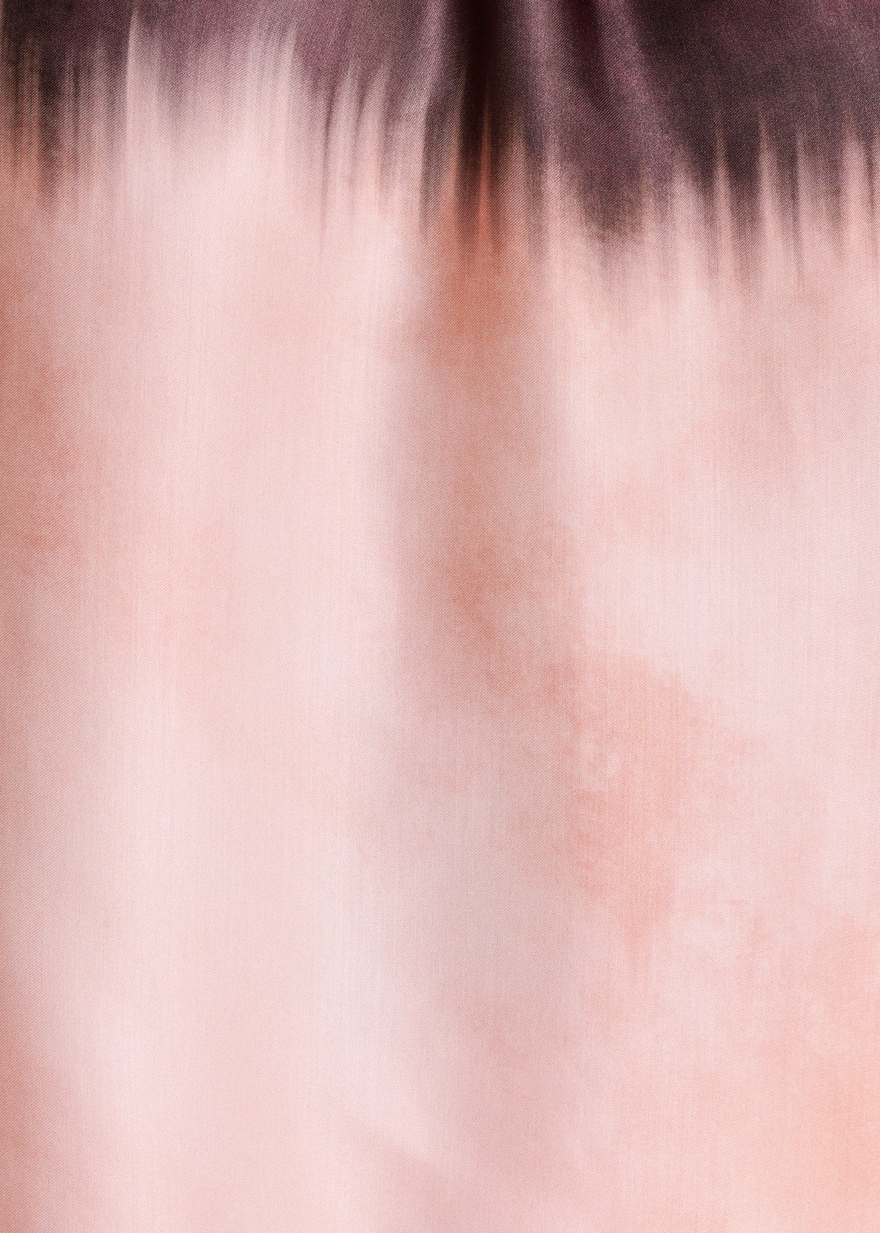 Top fluide sans manches en satin rose à imprimé tie & dye