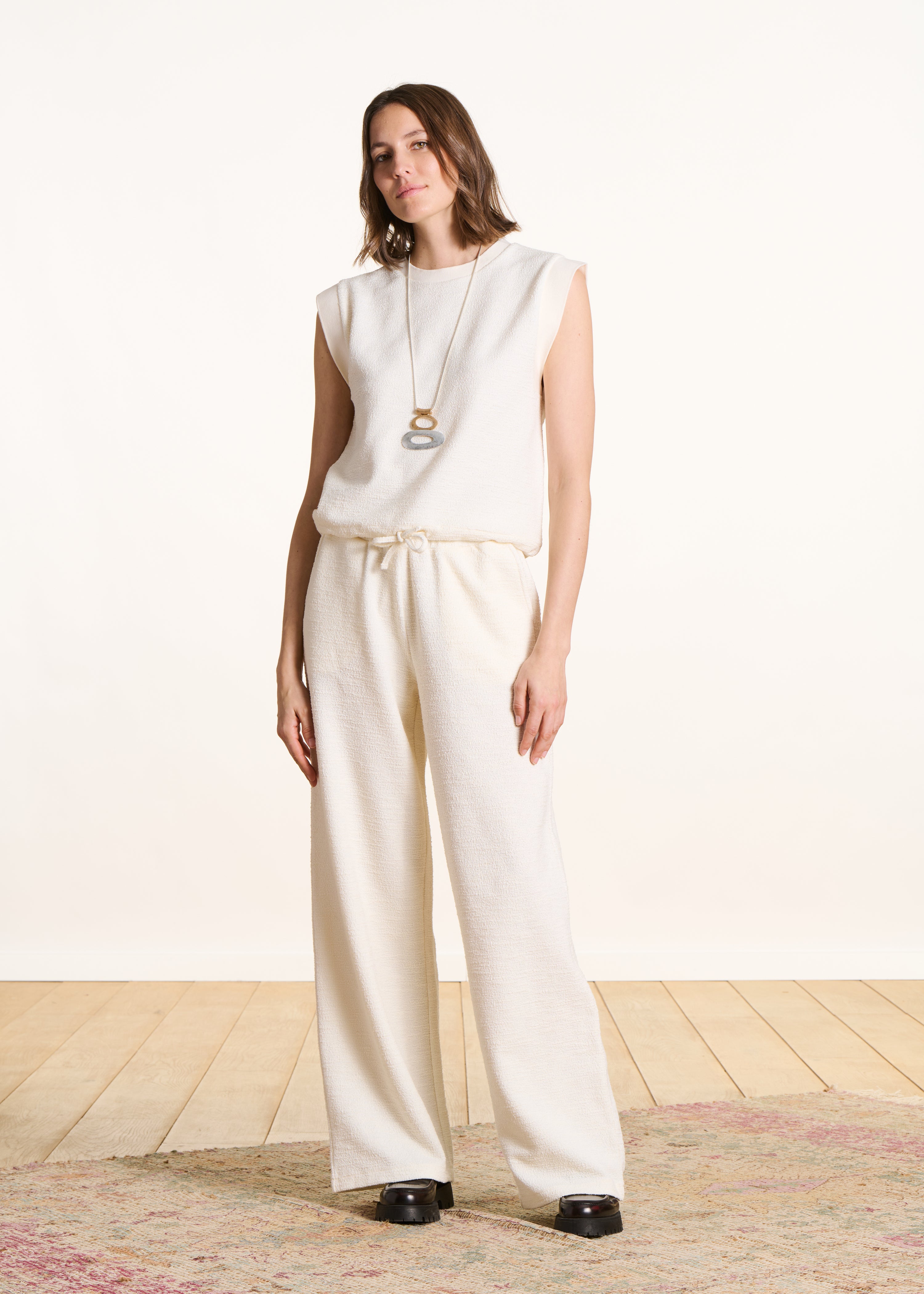 Ärmelloses, gerades und weites T-Shirt in Ecru