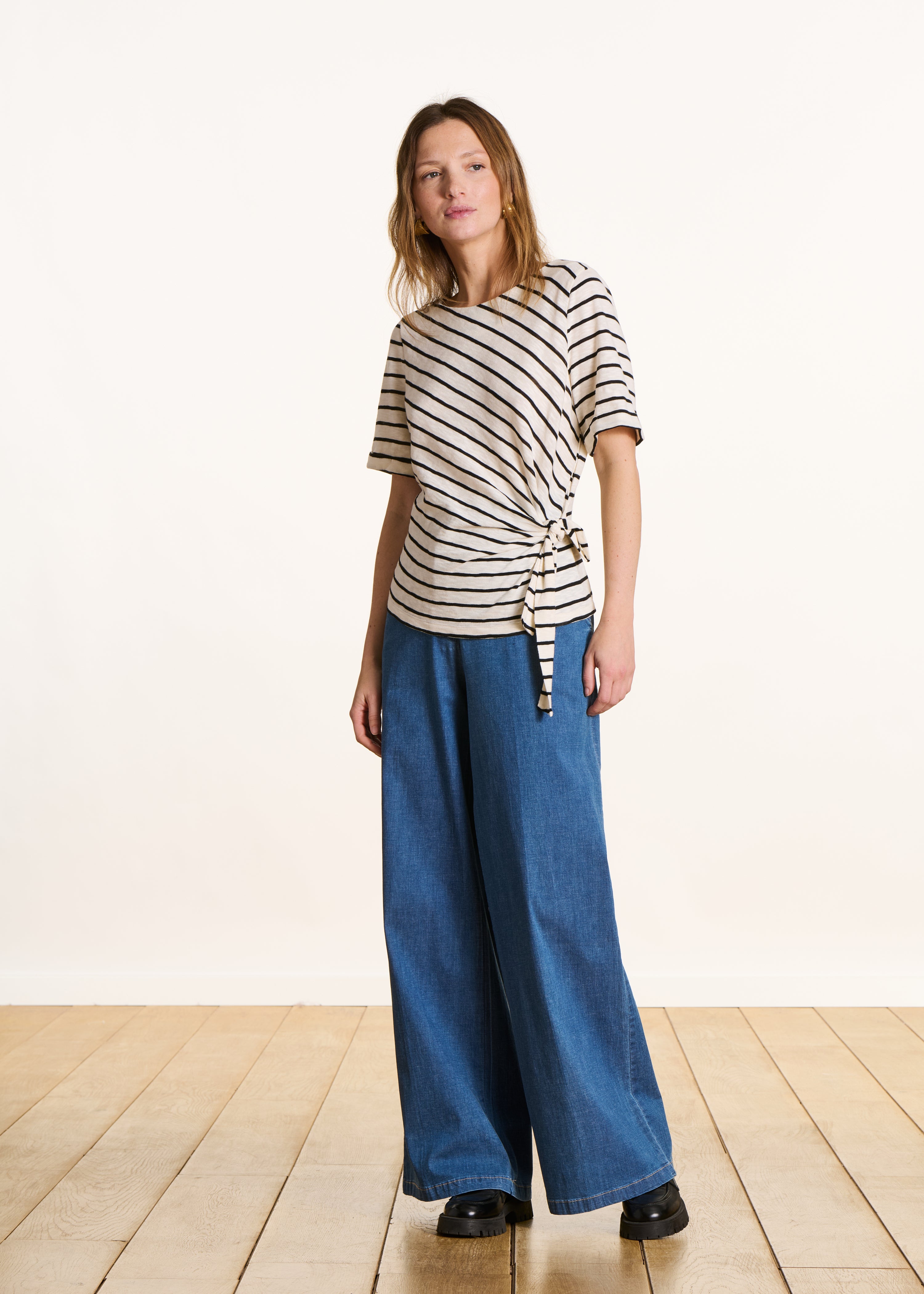 T-shirt écru à rayures manches courtes