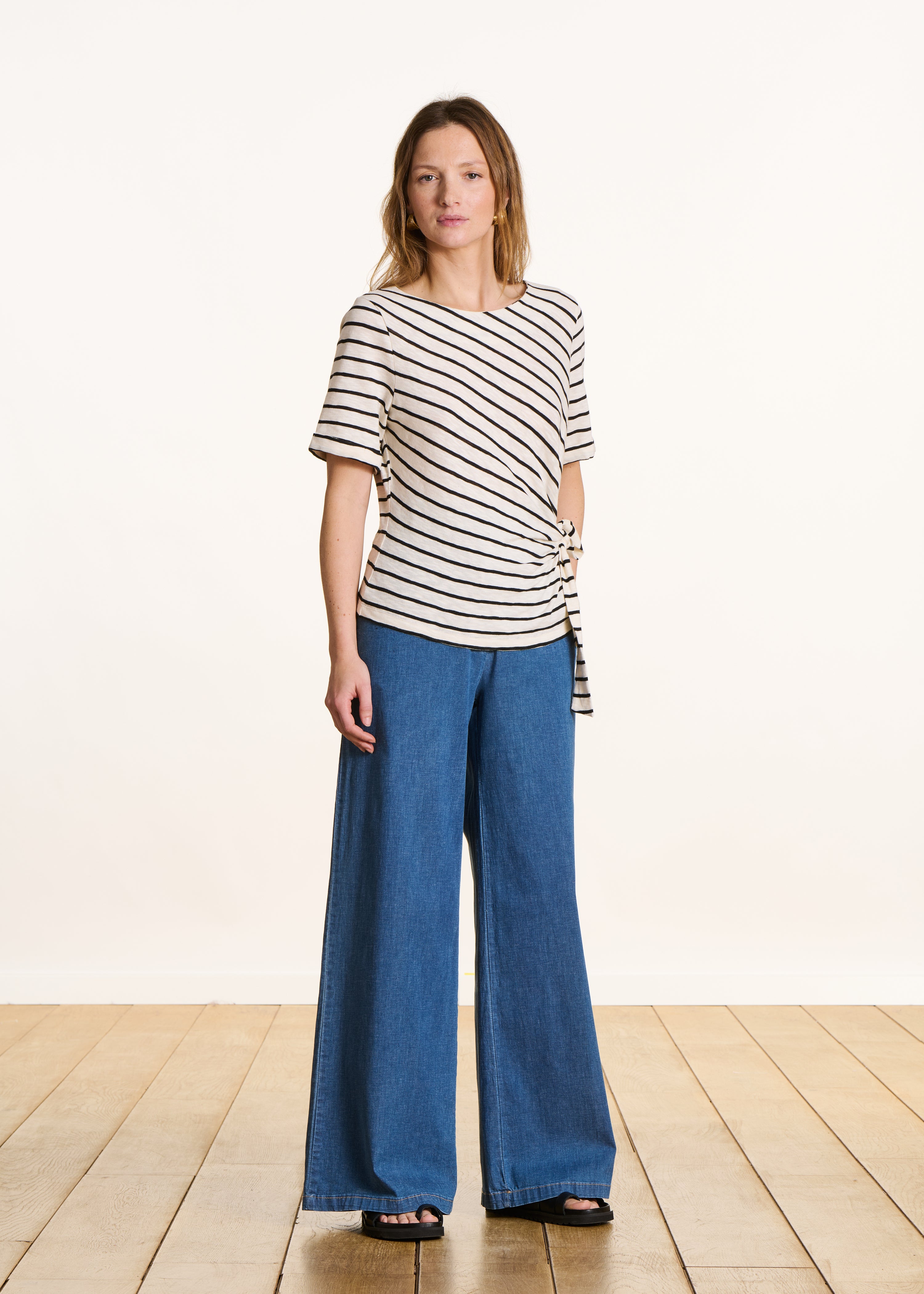 Camiseta écru de rayas manga corta