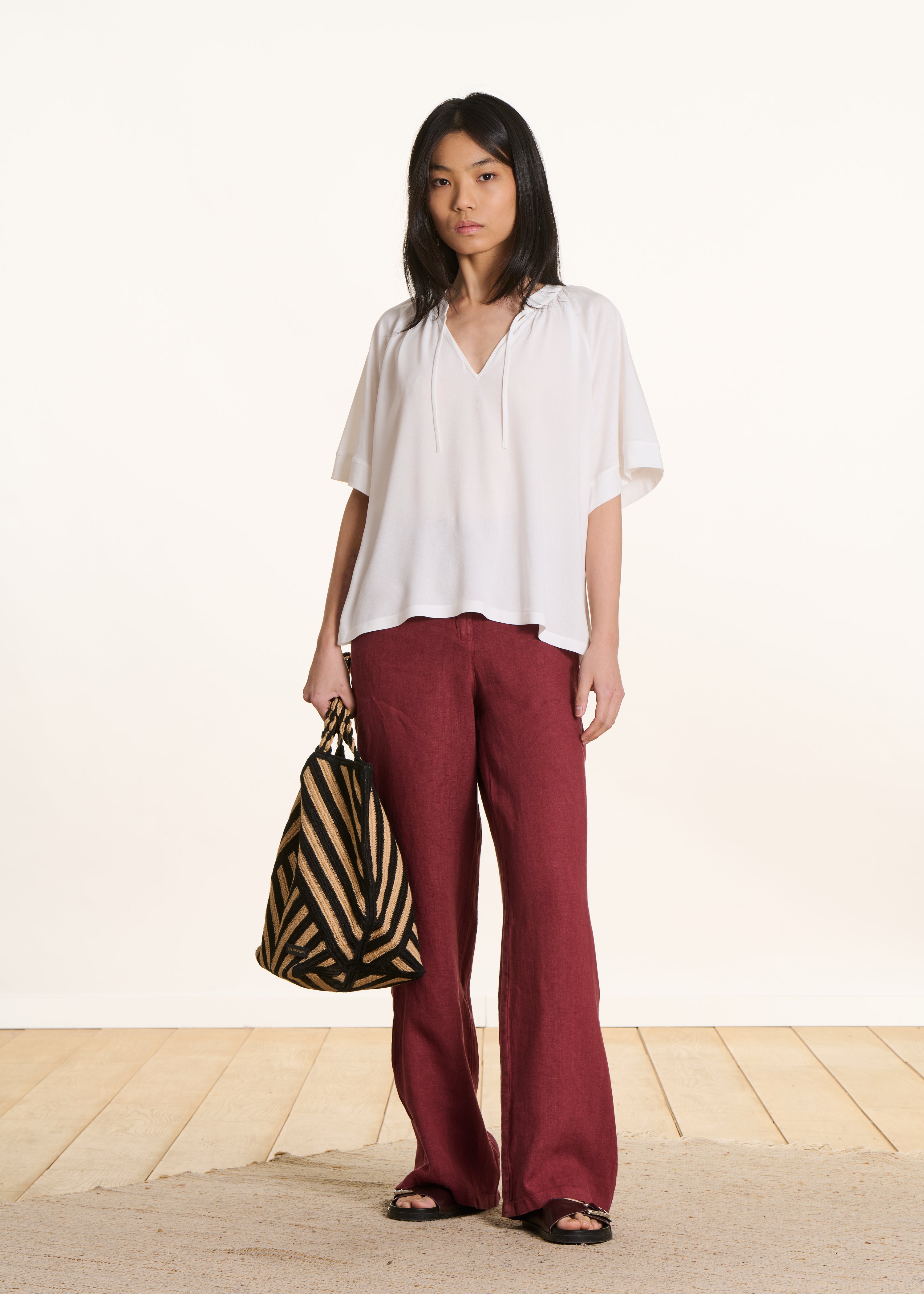 losvallend wit T-shirt met korte mouwen