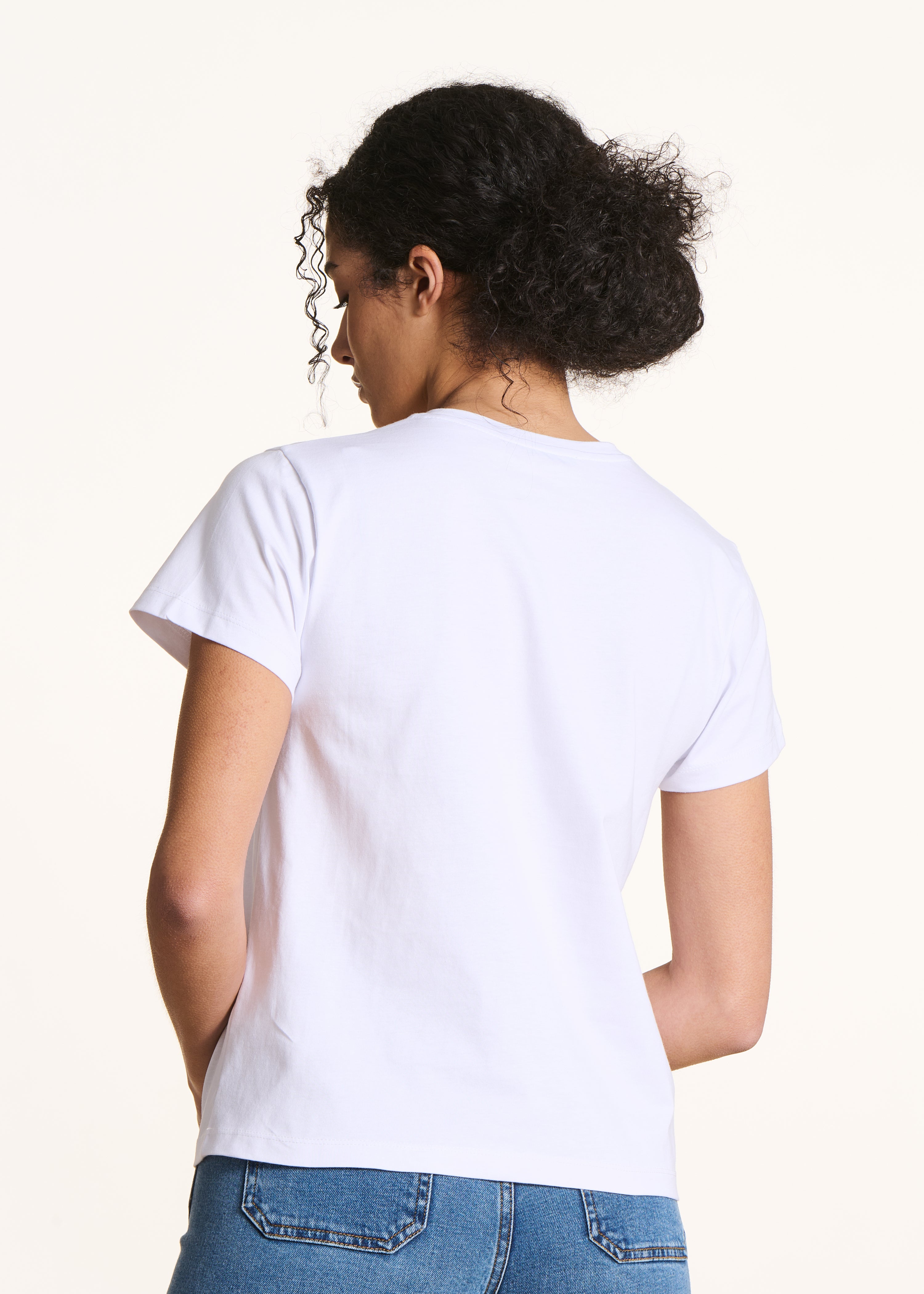 Weißes weites T-Shirt mit Statement aus Bio-Baumwolle