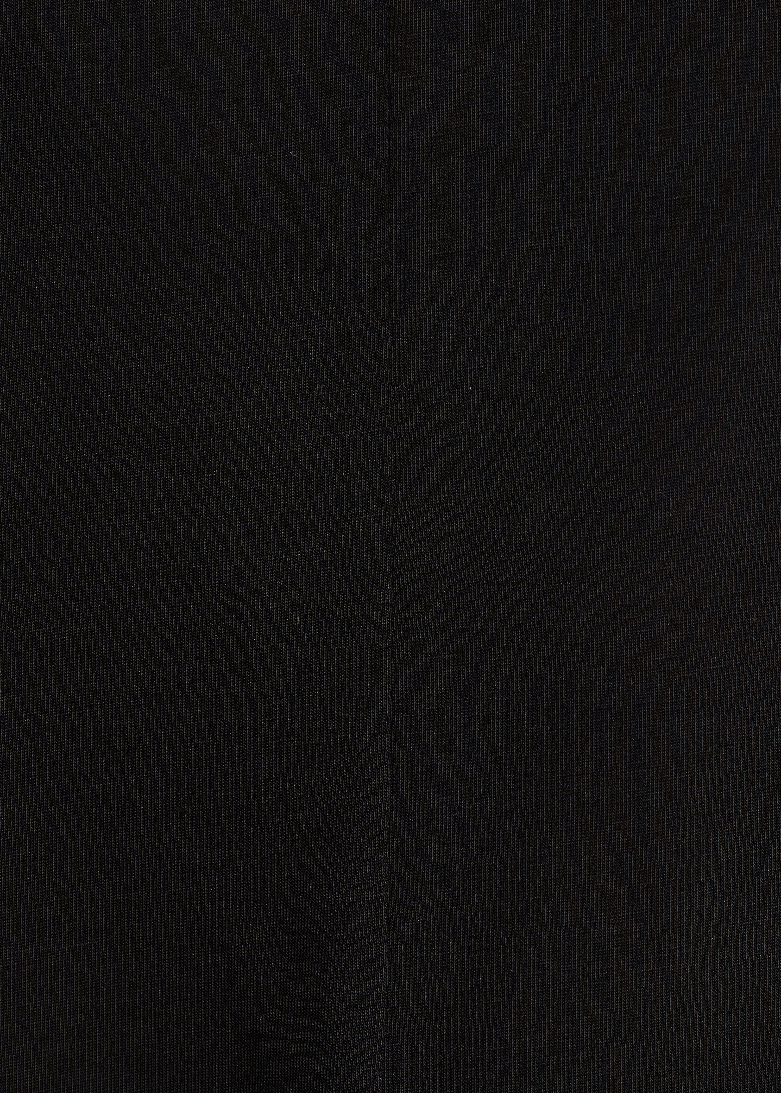 T-shirt zwart met korte mouwen en twee materialen