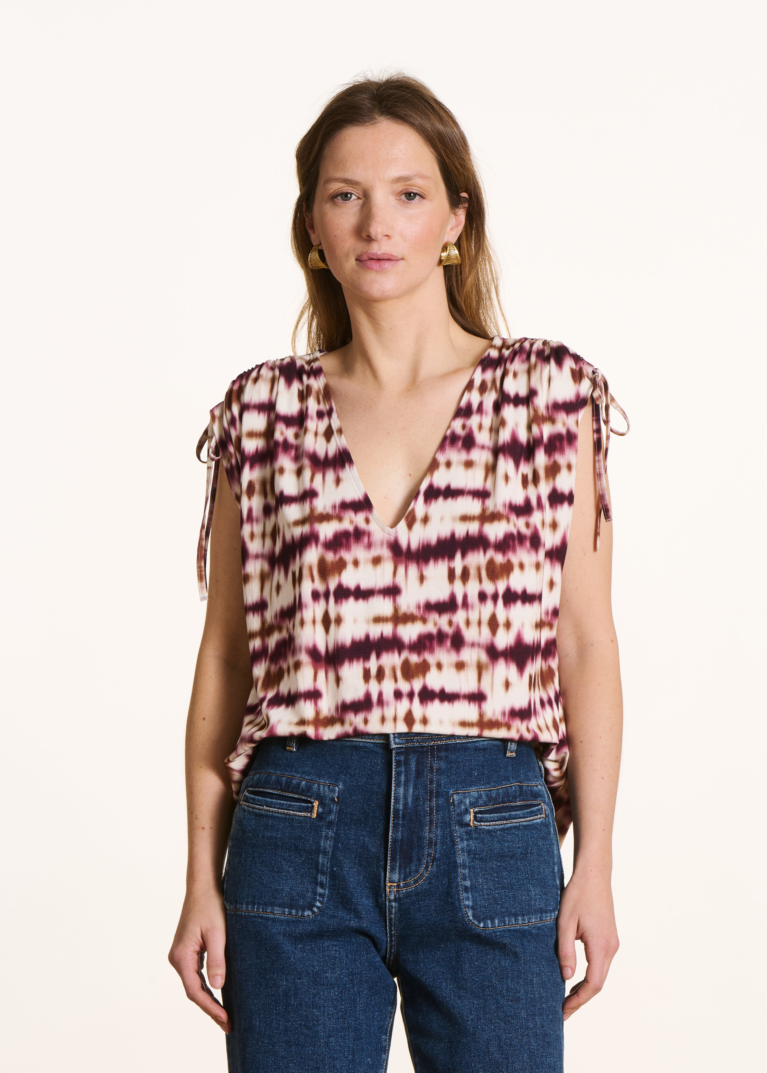 Loose T-shirt with burgundy tie & dye print in jersey