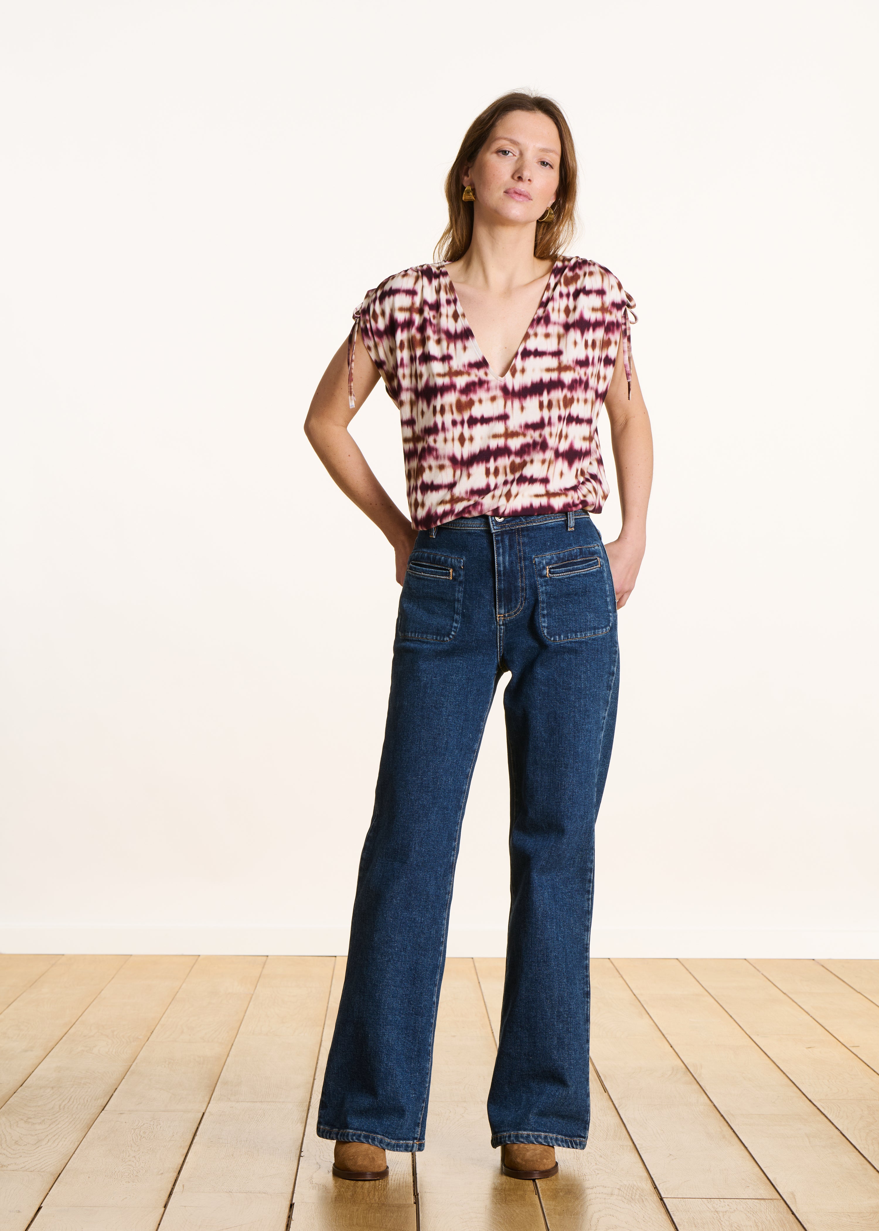 Loose T-shirt with burgundy tie & dye print in jersey