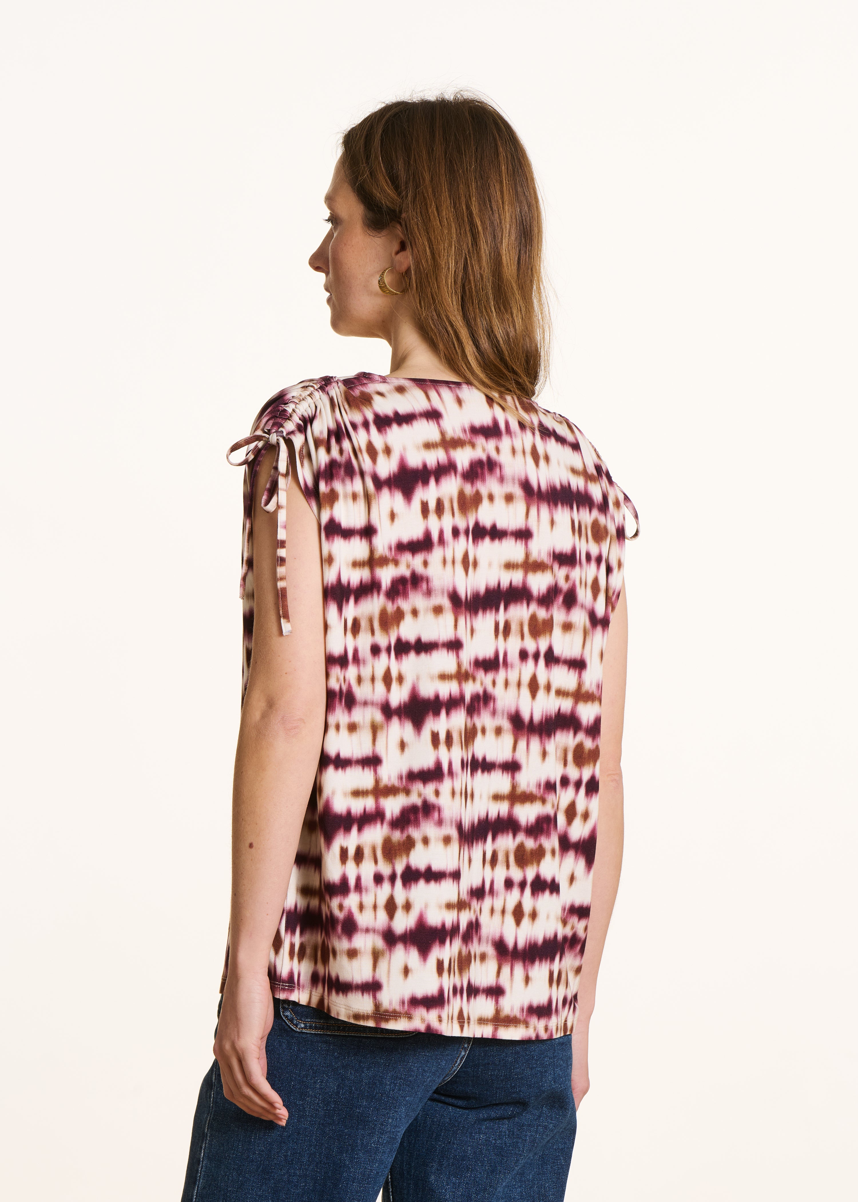 Loose T-shirt with burgundy tie & dye print in jersey