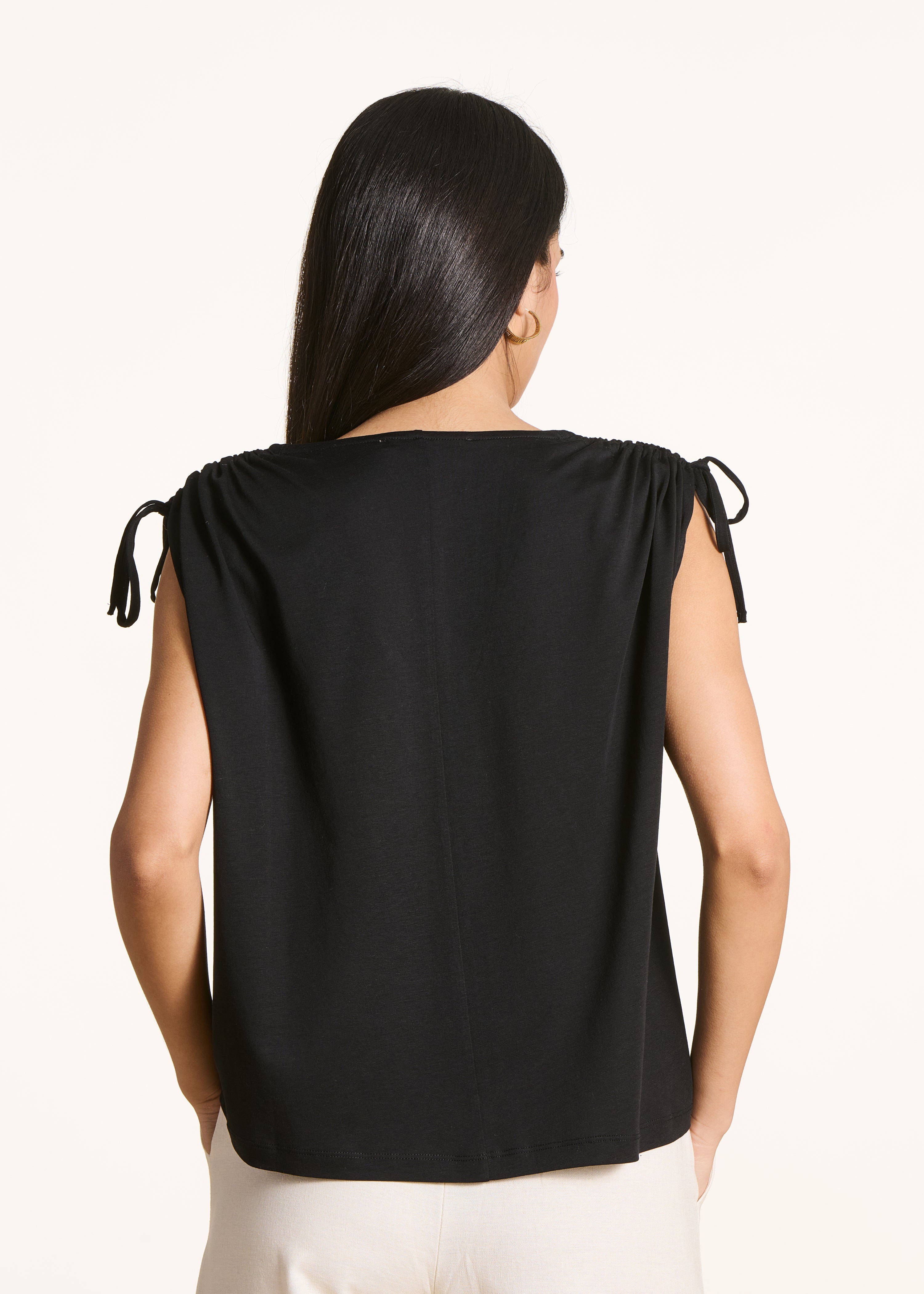 T-shirt ample noir col V