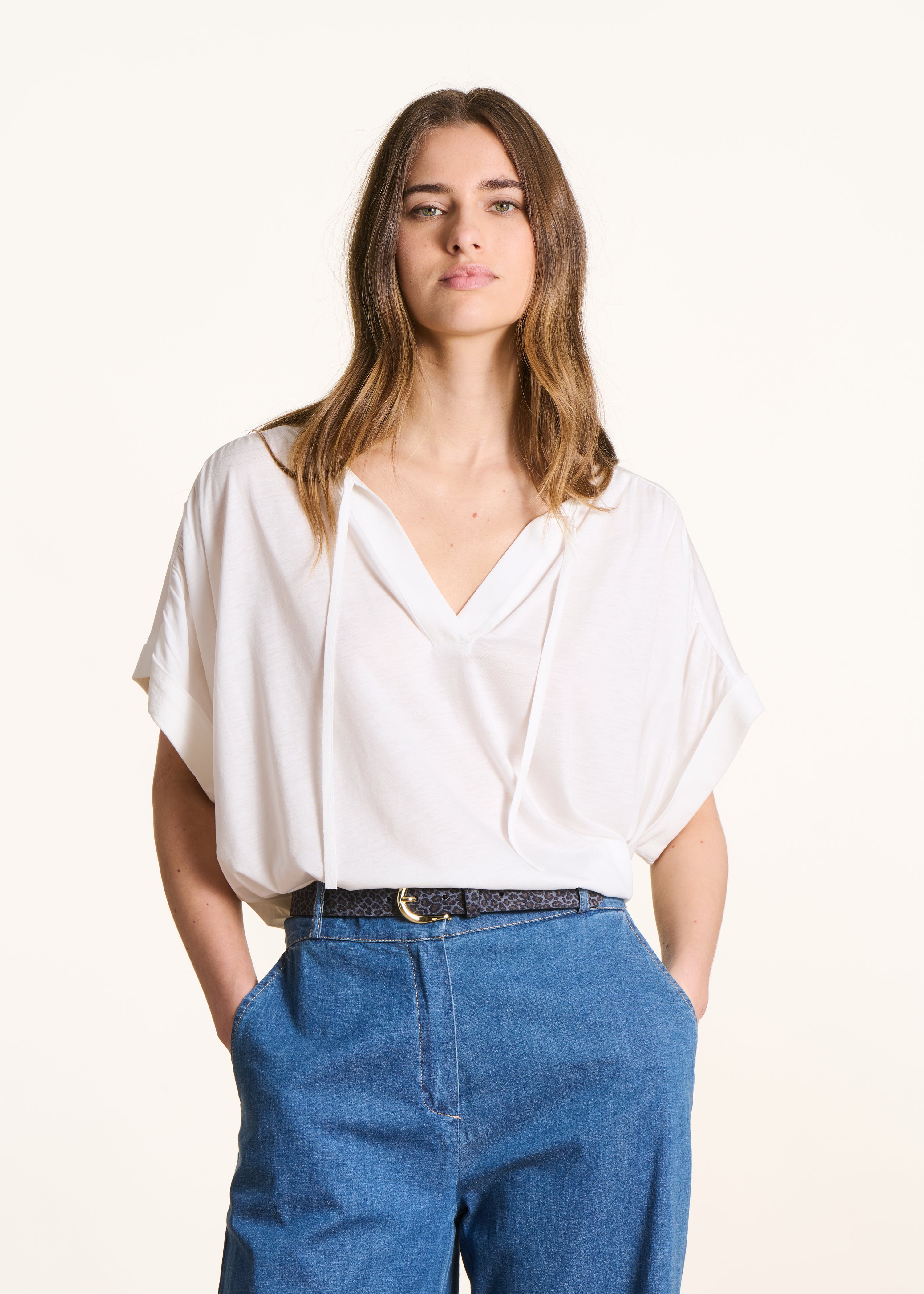 Losvallend écru T-shirt met korte mouwen