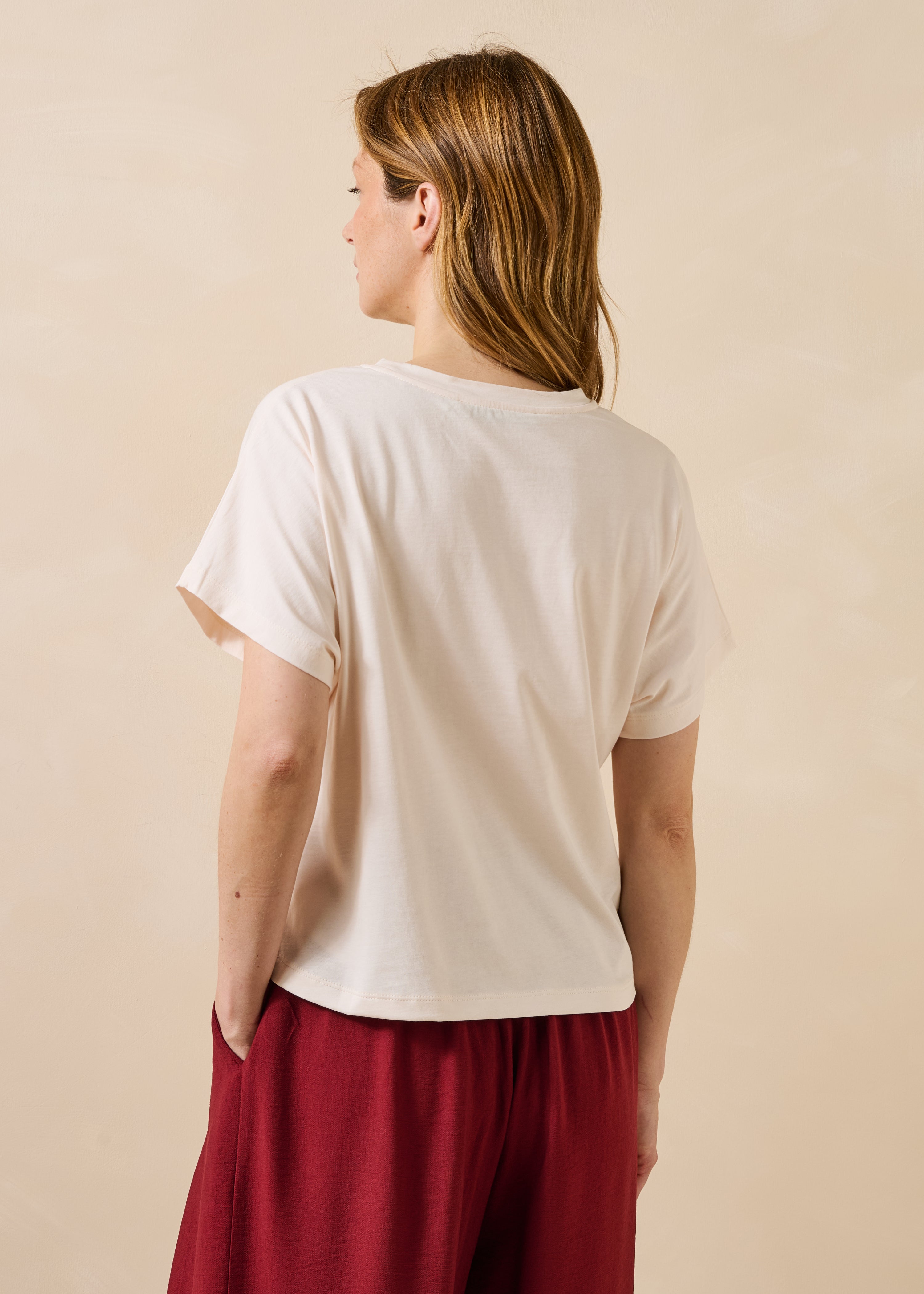 T-shirt bege de manga curta em algodão biológico