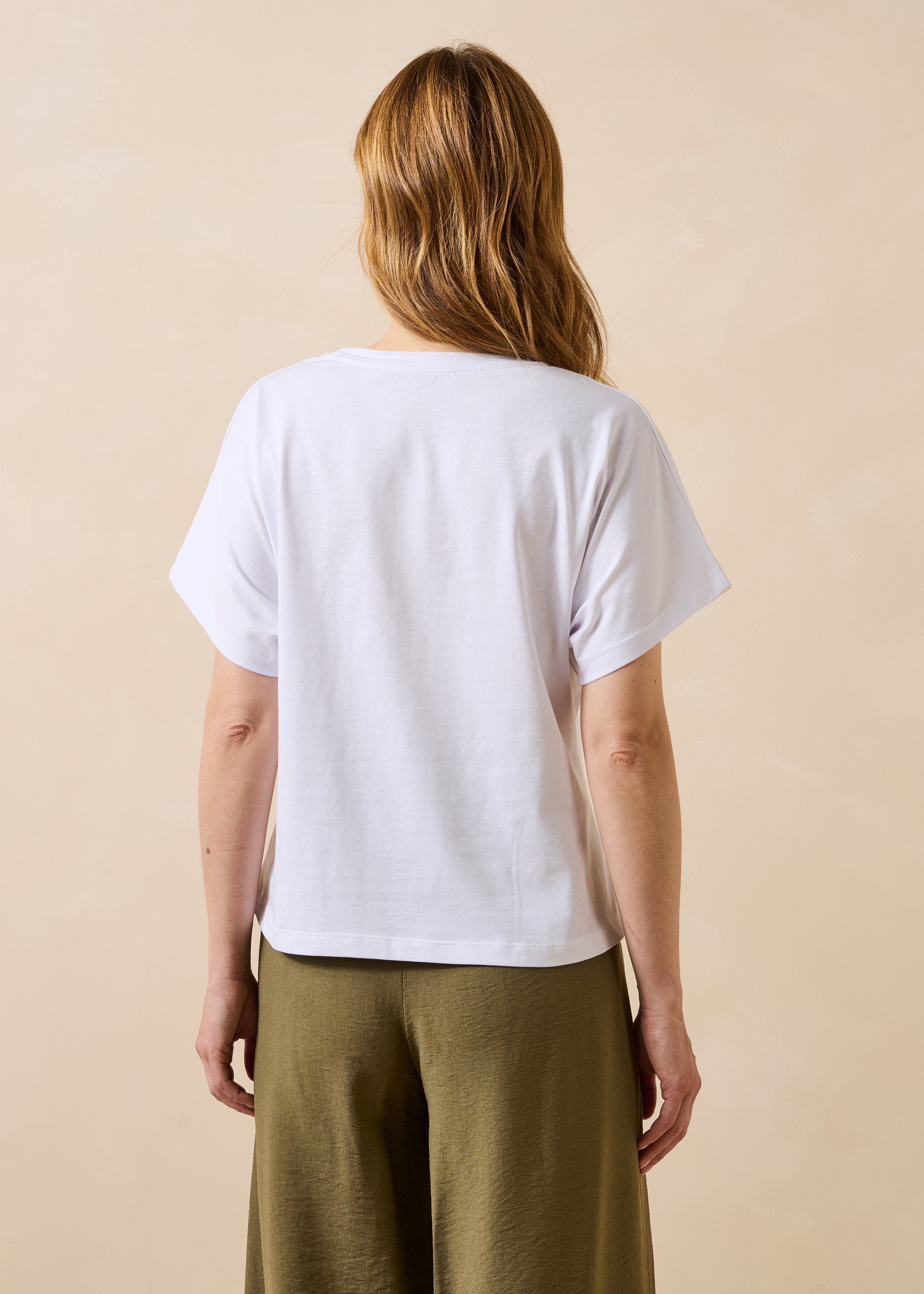 T-shirt branco de manga curta em algodão biológico