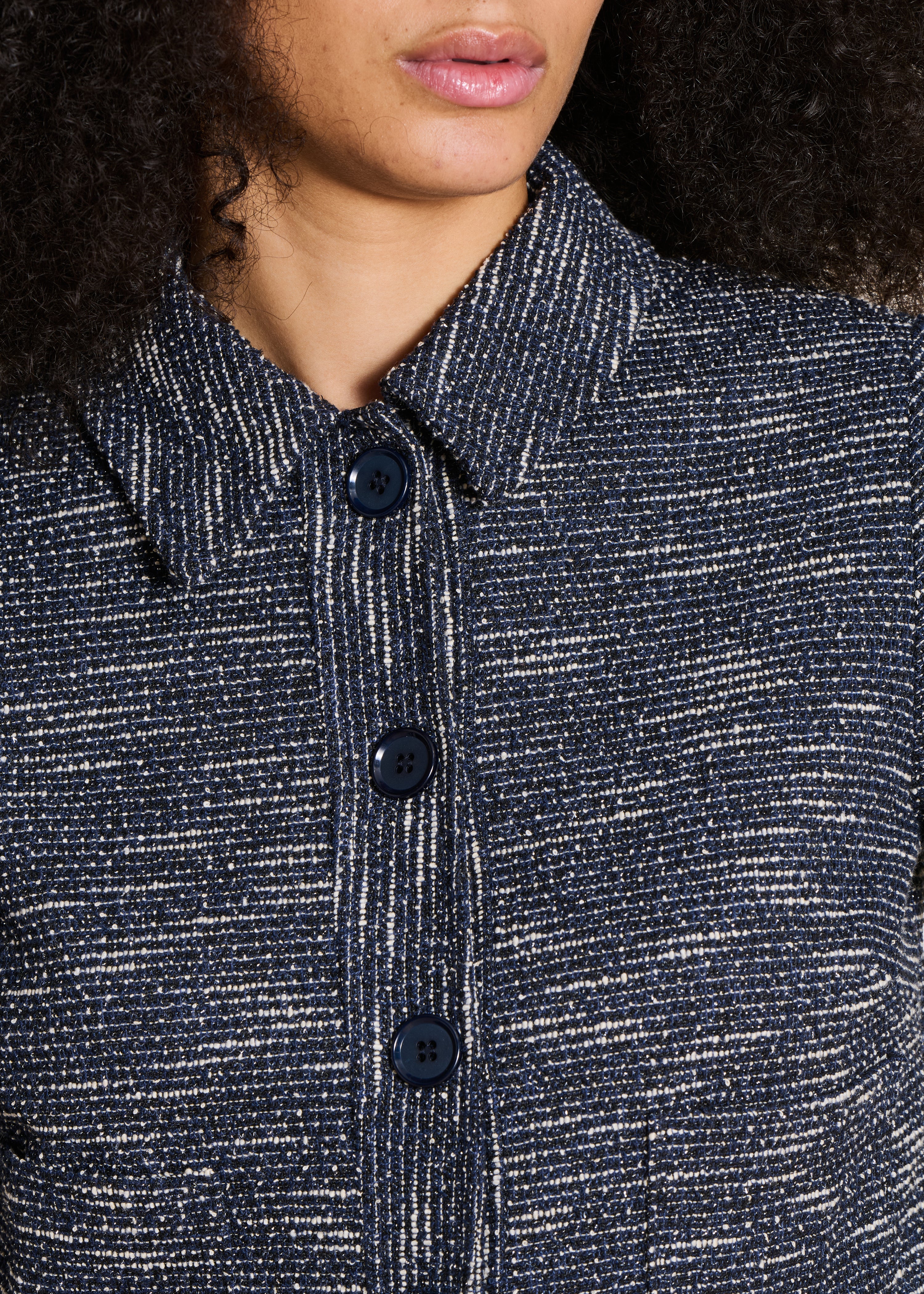 Kurze marineblaue Jacke aus Milano mit Tweed-Effekt