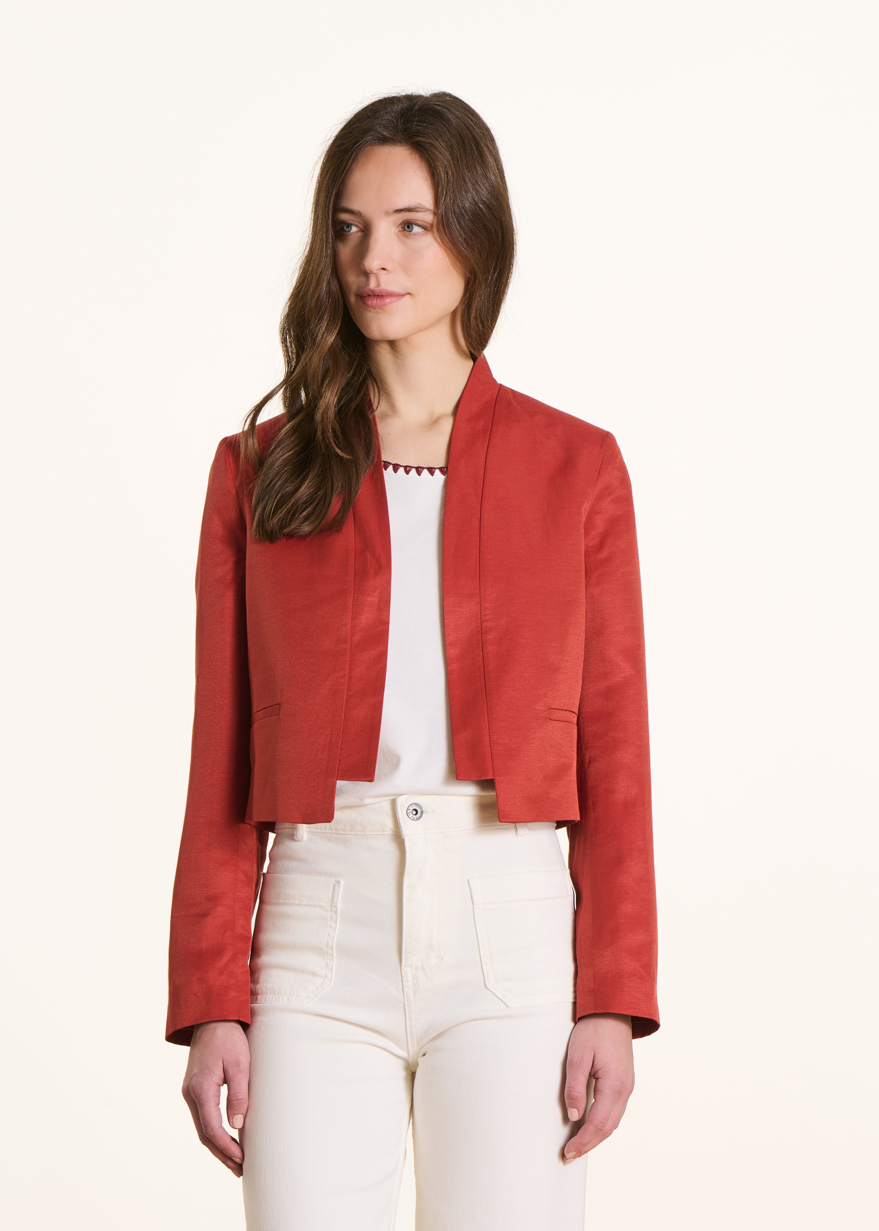 Veste courte brique irisée ouverte