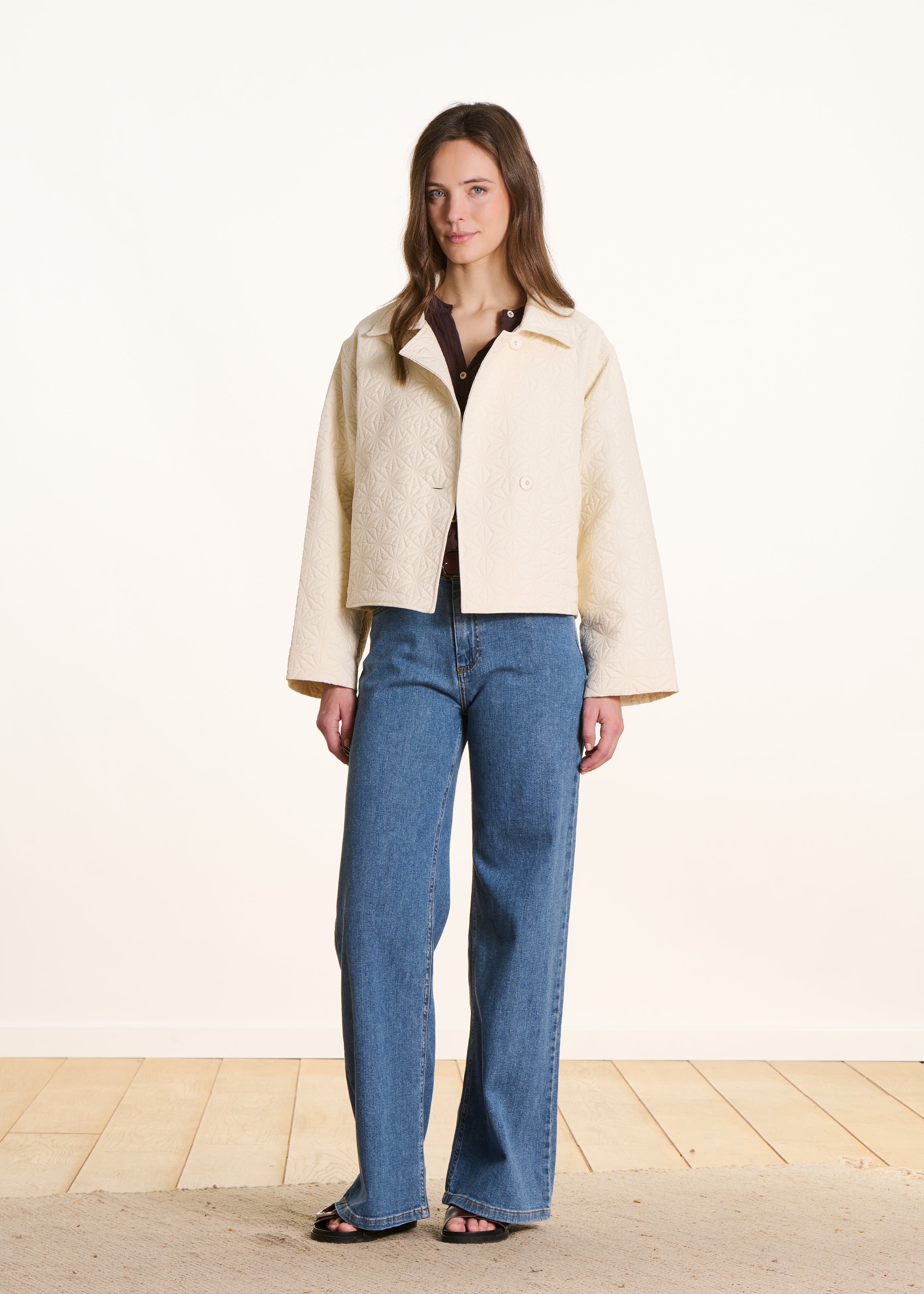 Veste courte écrue en jacquard fantaisie