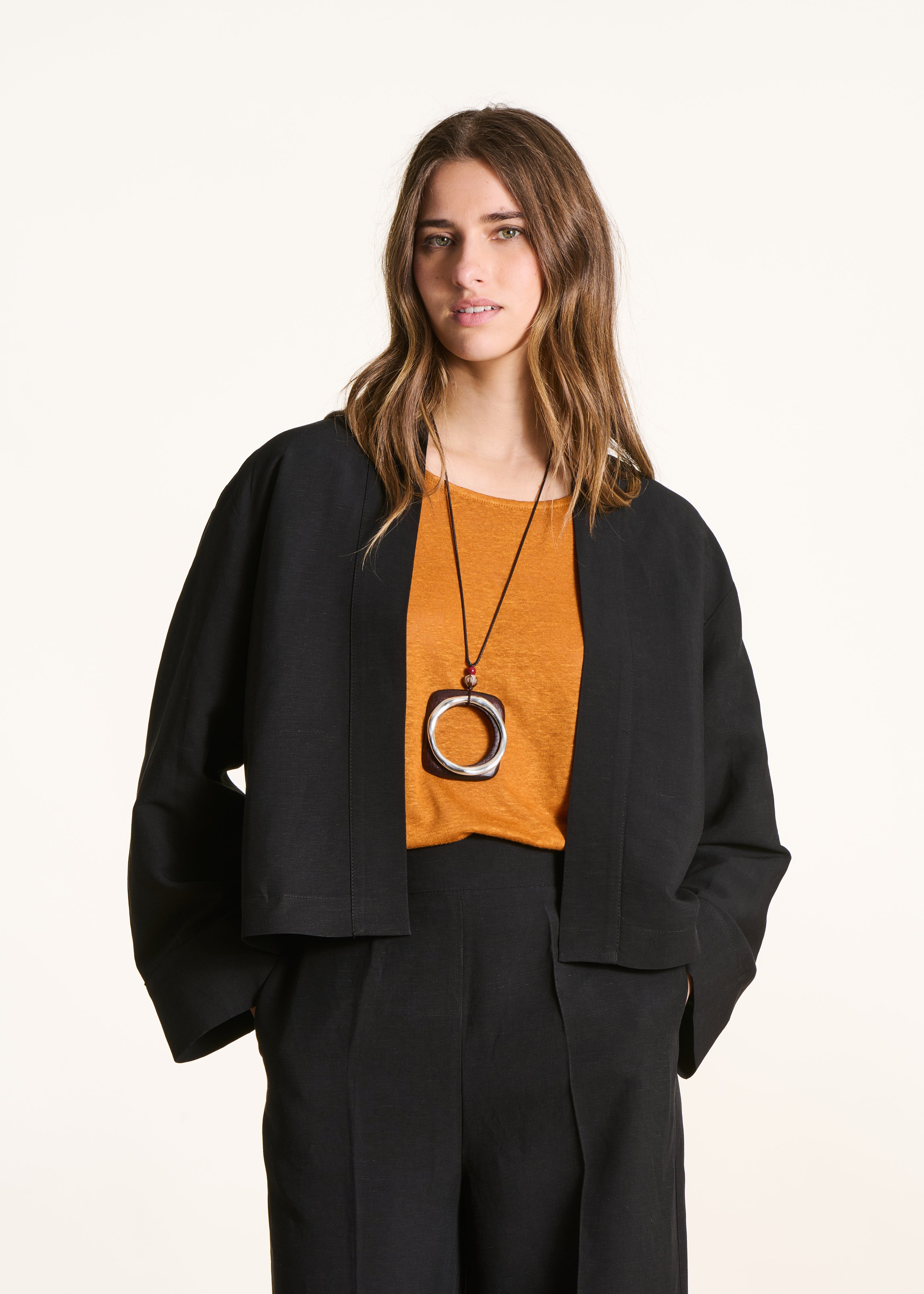 Veste courte ouverte noire