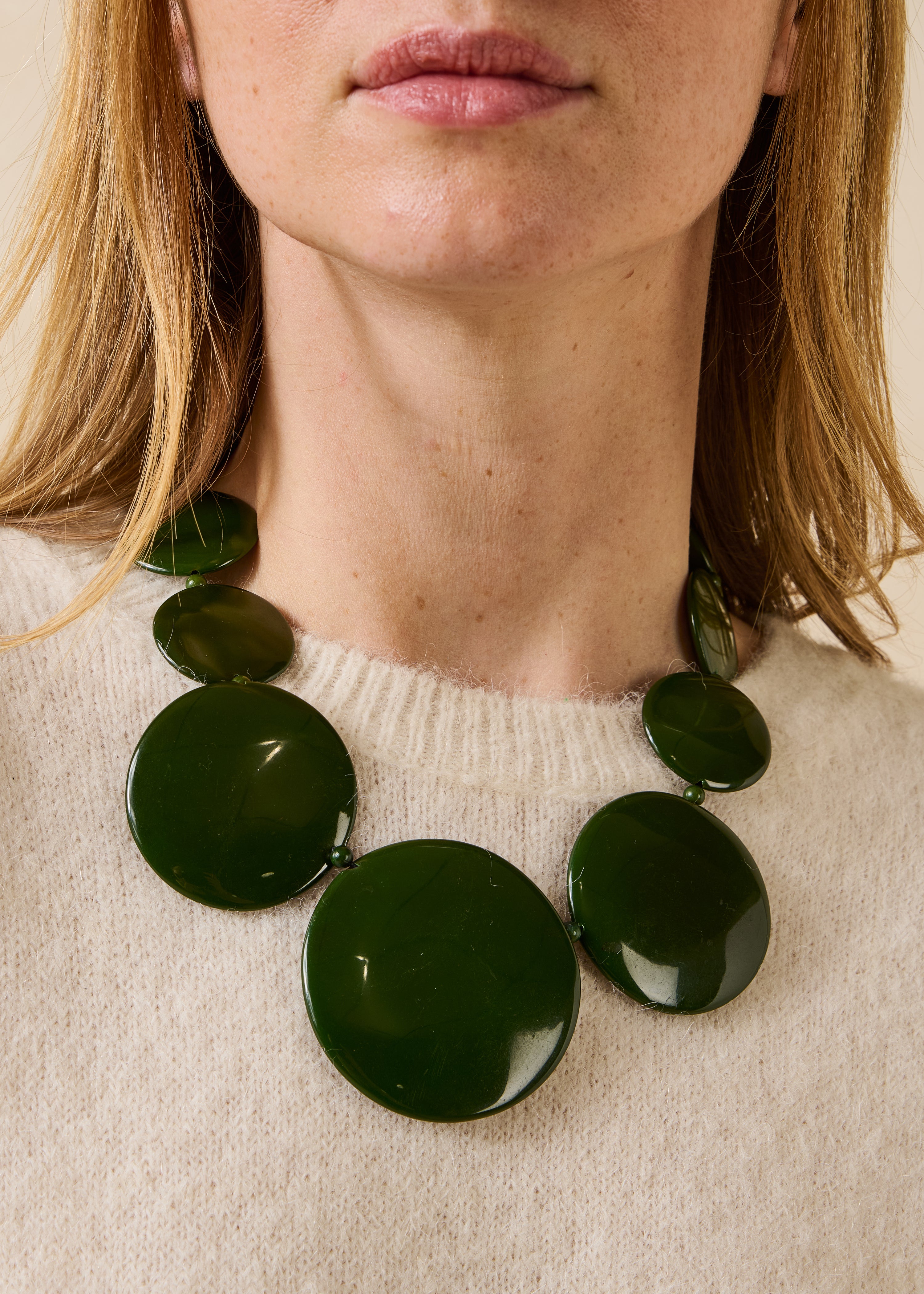 Adjustable green resin choker necklace