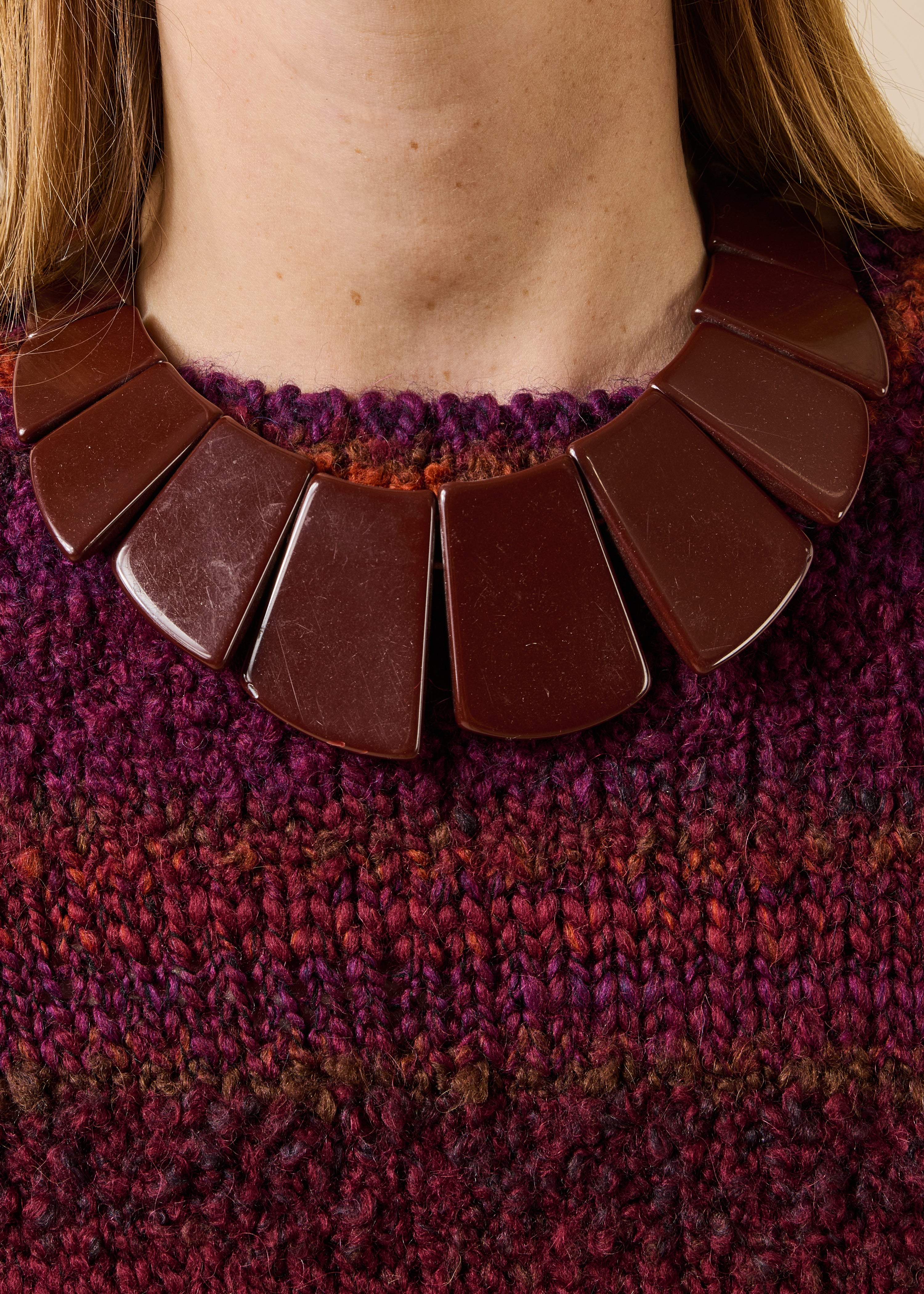 Brown resin choker necklace