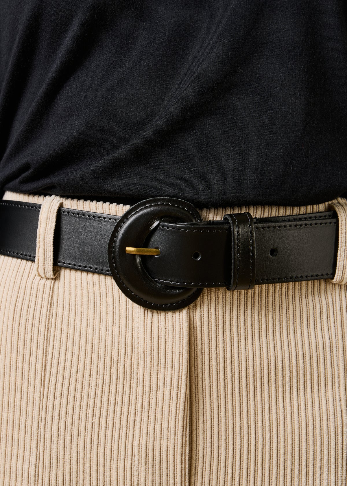 Ceinture noire en cuir boucle ronde
