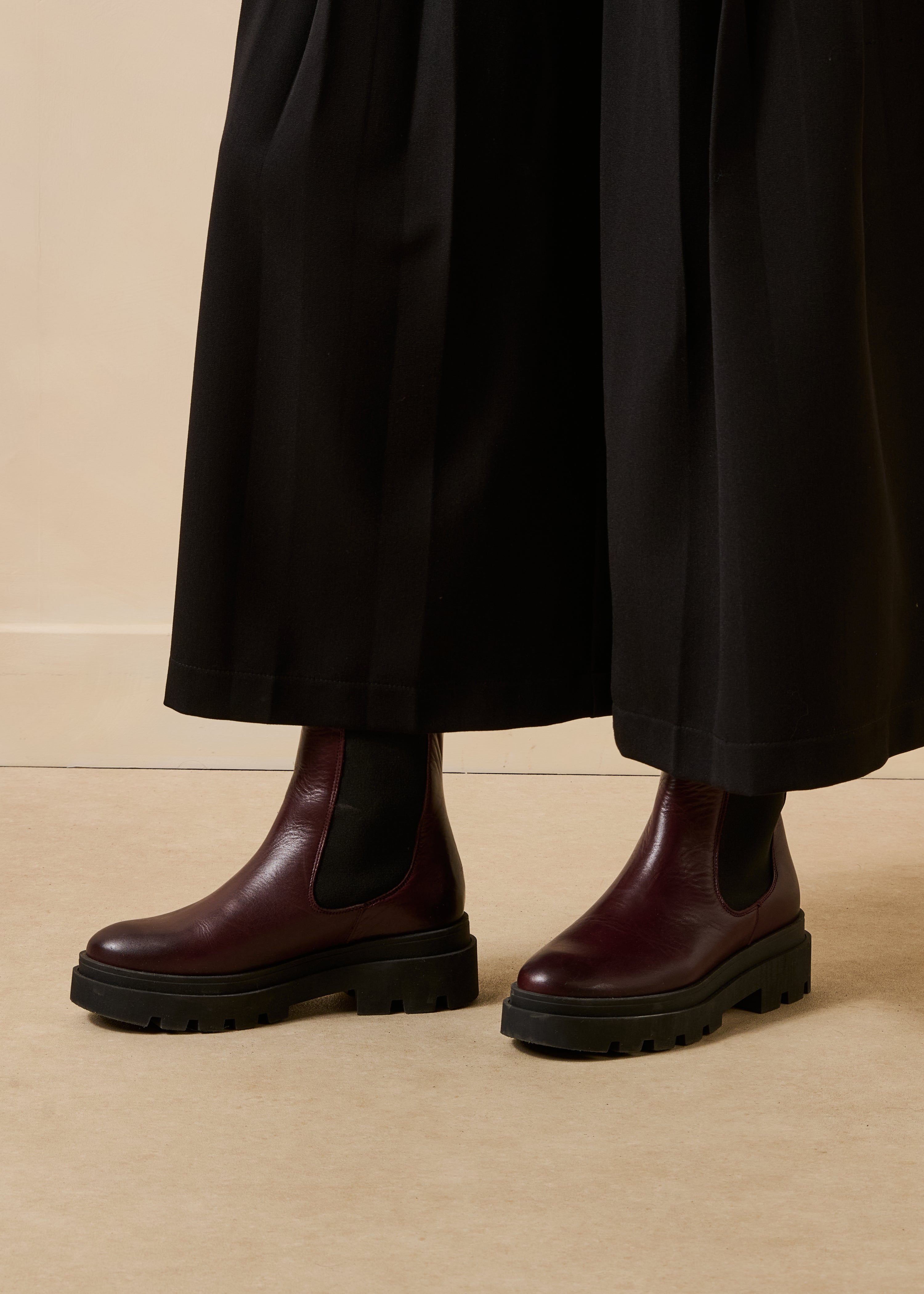 Bordeaux leather Chelsea ankle boots