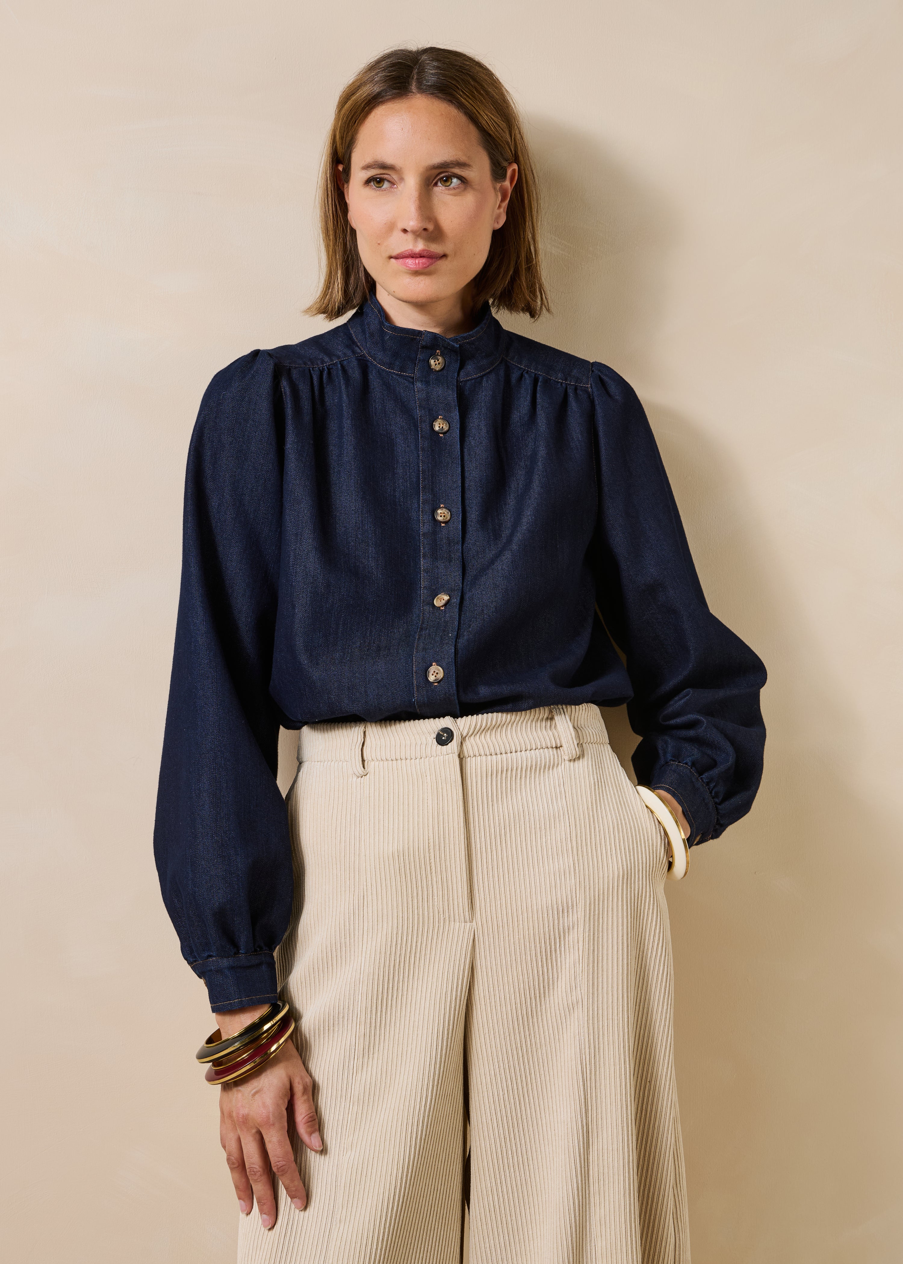 Bluse aus rohem Denim mit langen Ärmeln