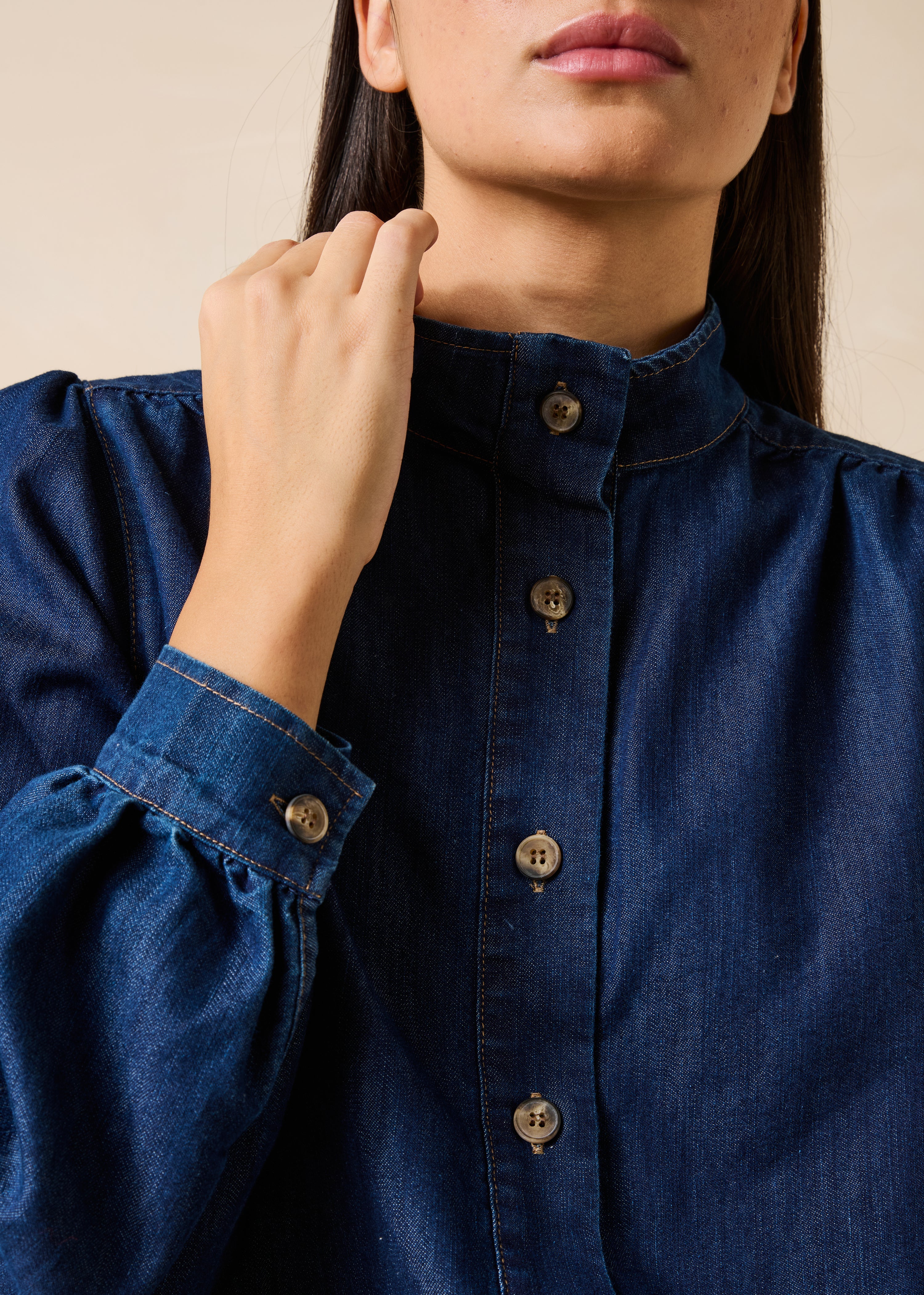 Camicia in denim grezzo a maniche lunghe