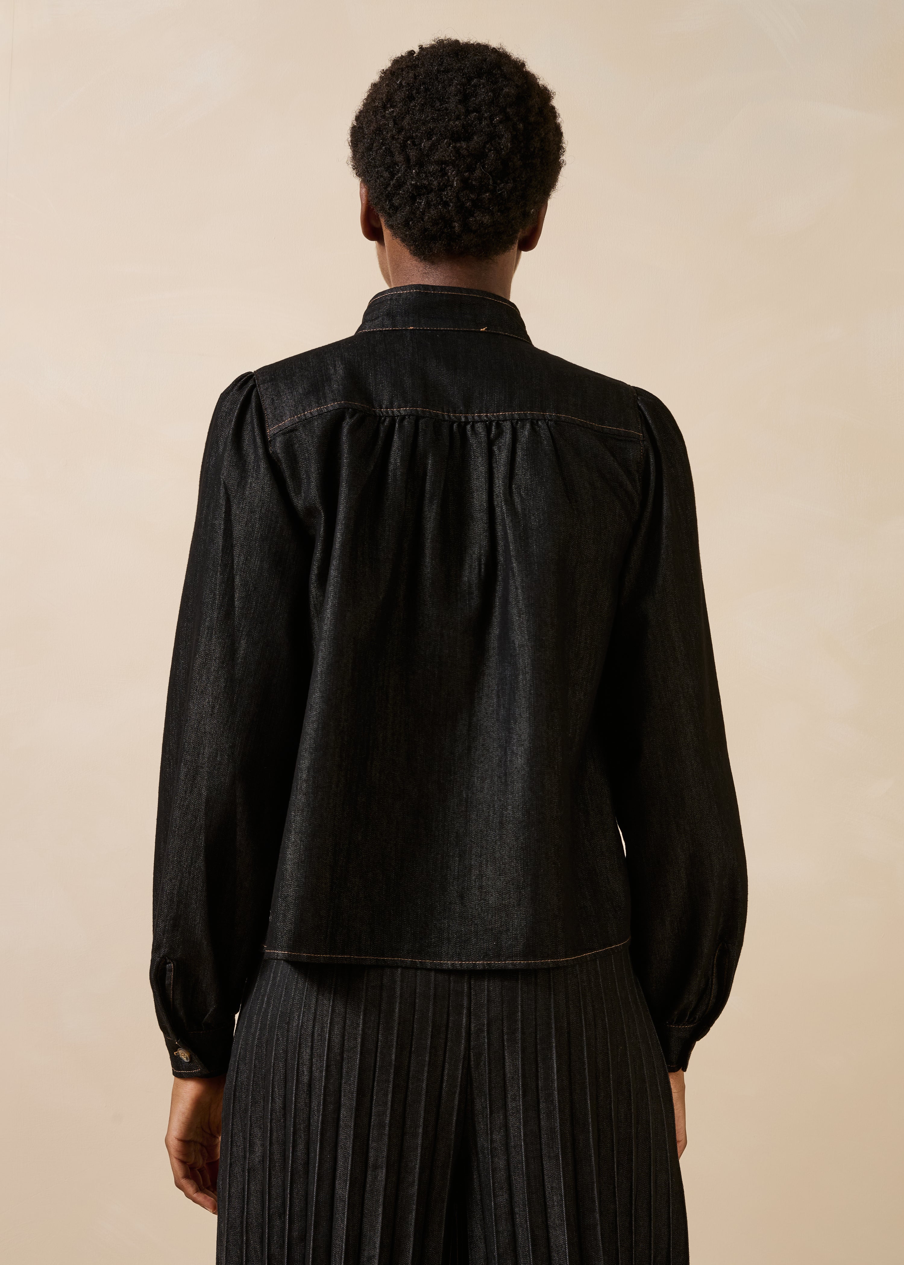 Camisa de denim negro de manga larga