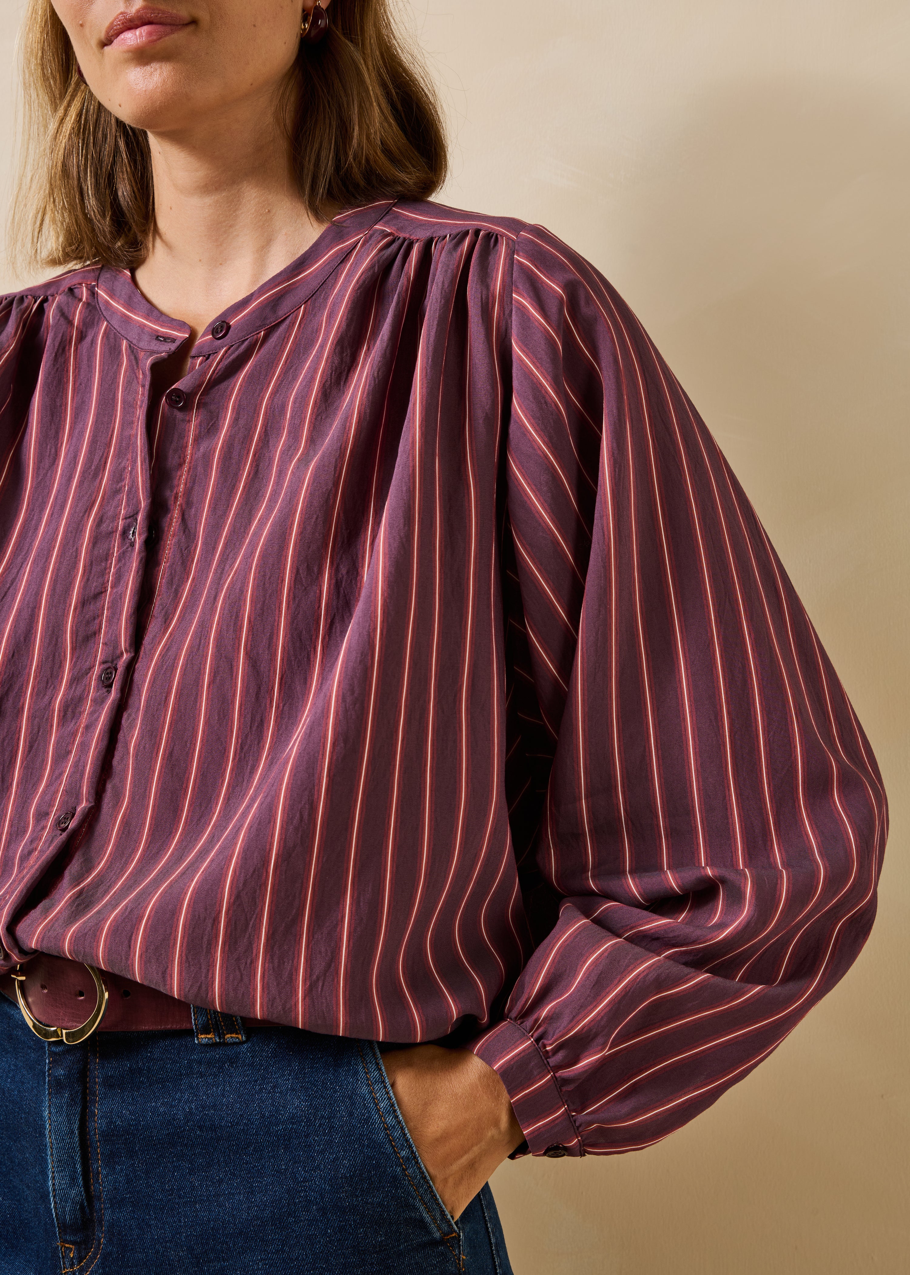 Chemise violette à rayures manches longues col mao