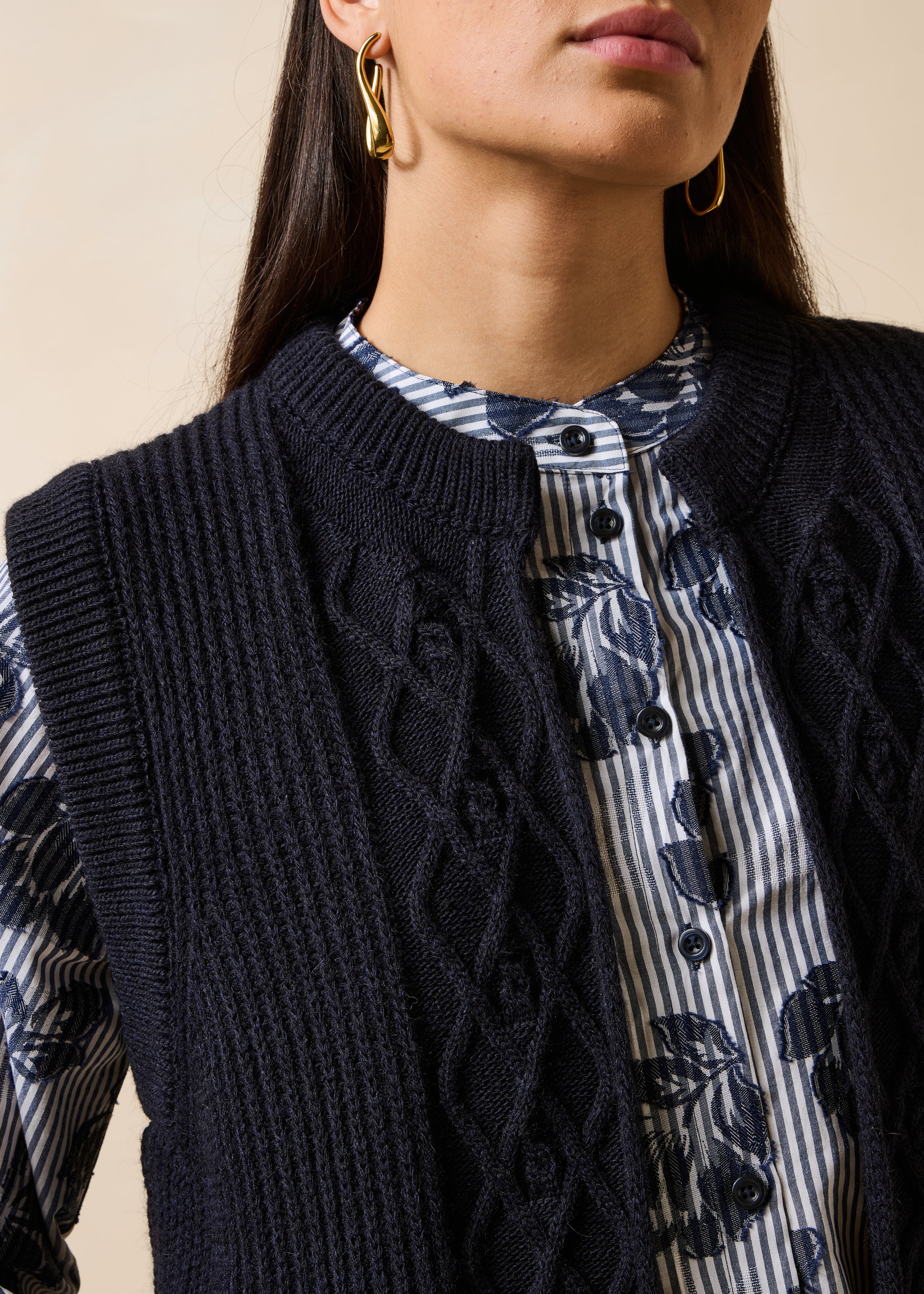 Gilet bleu marine sans manches col rond
