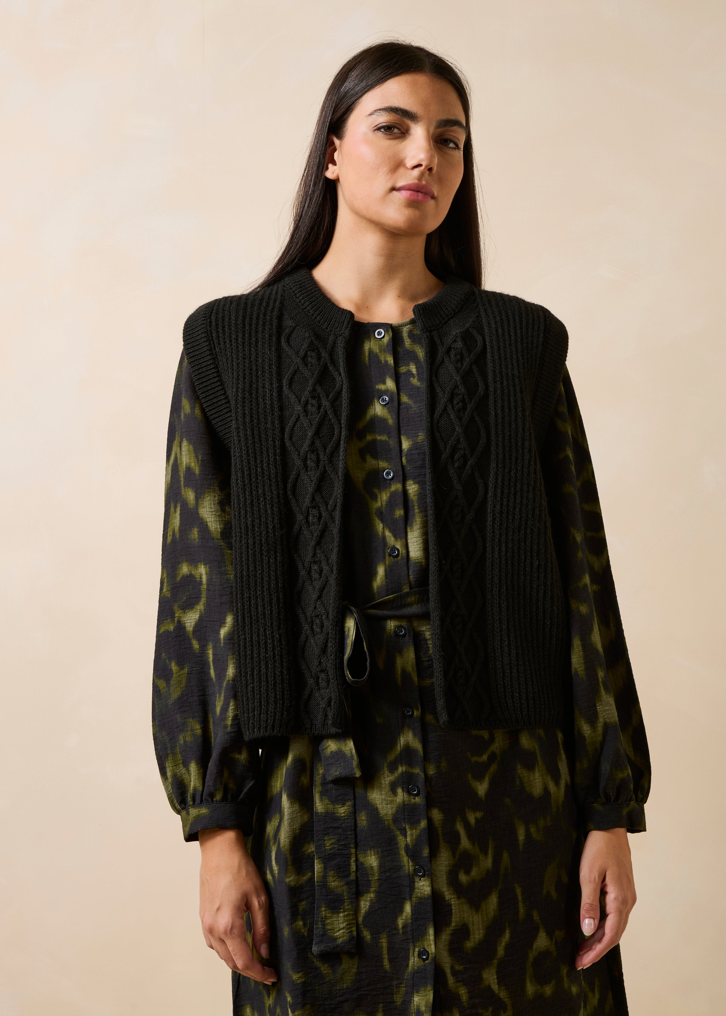 Gilet nero senza maniche con collo rotondo
